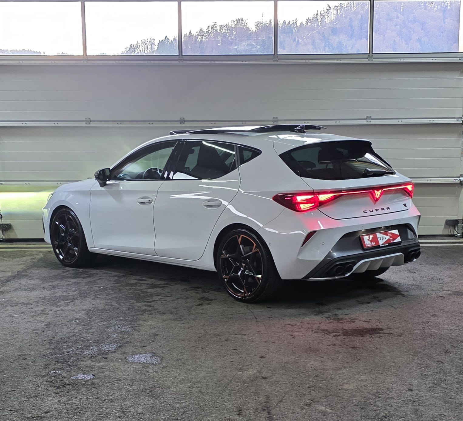 CUPRA LEON 2.0 TSI VZ DSG VZ *ACC*Sennheiser*Ledersitze*Panoramadach*Ambientebeleuchtung*Lenkradheizung*Rückfahrkamera*-image-2