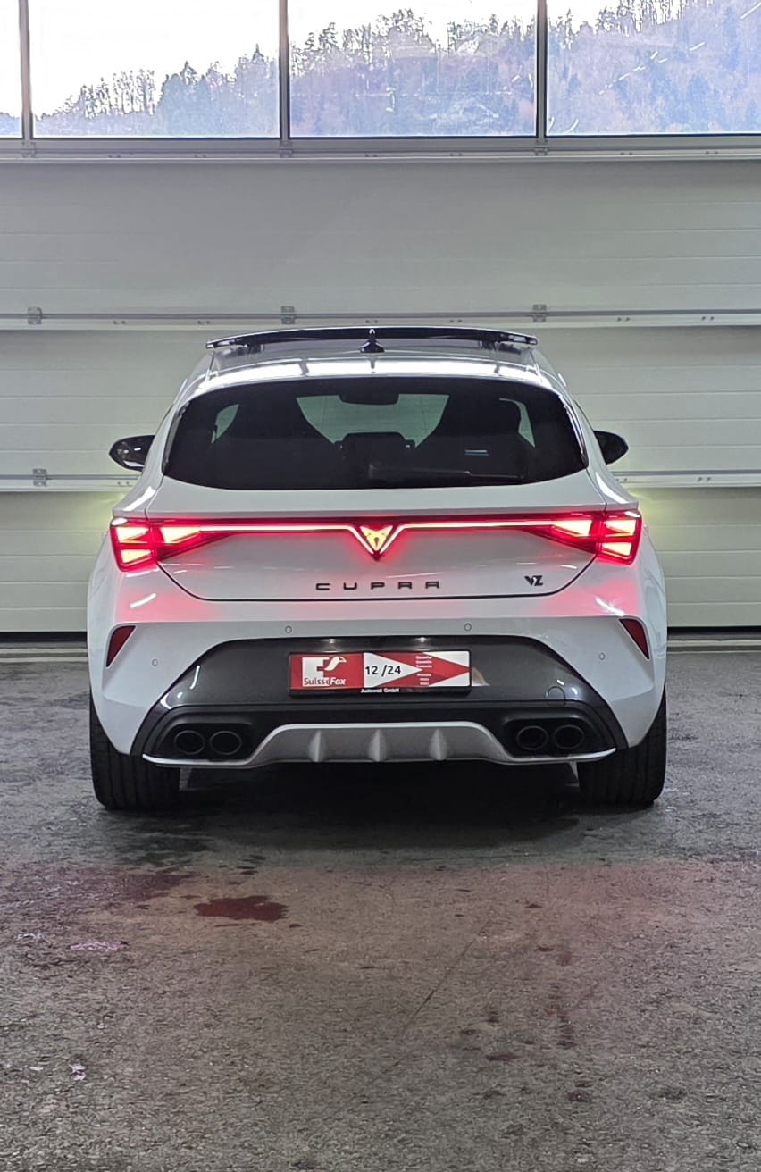 CUPRA LEON 2.0 TSI VZ DSG VZ *ACC*Sennheiser*Ledersitze*Panoramadach*Ambientebeleuchtung*Lenkradheizung*Rückfahrkamera*-image-3