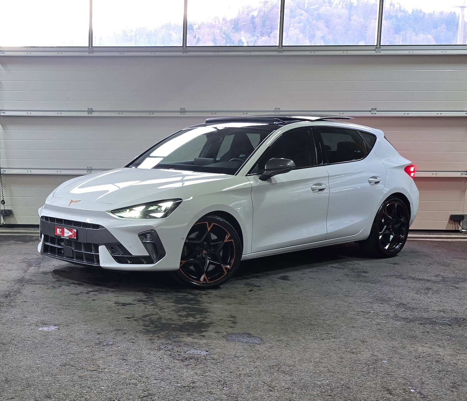 CUPRA LEON 2.0 TSI VZ DSG VZ *ACC*Sennheiser*Ledersitze*Panoramadach*Ambientebeleuchtung*Lenkradheizung*Rückfahrkamera*-image-0