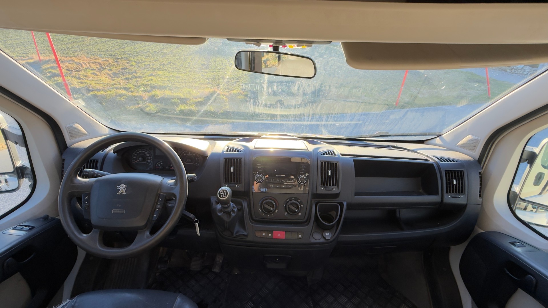 PEUGEOT Boxer 3.0 HDI 435 Active L3-image-9