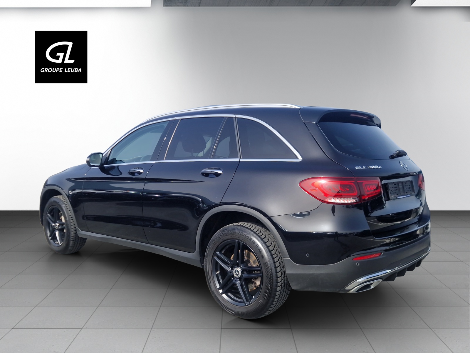 MERCEDES-BENZ GLC 300 e AMG Line 4Matic-image-1