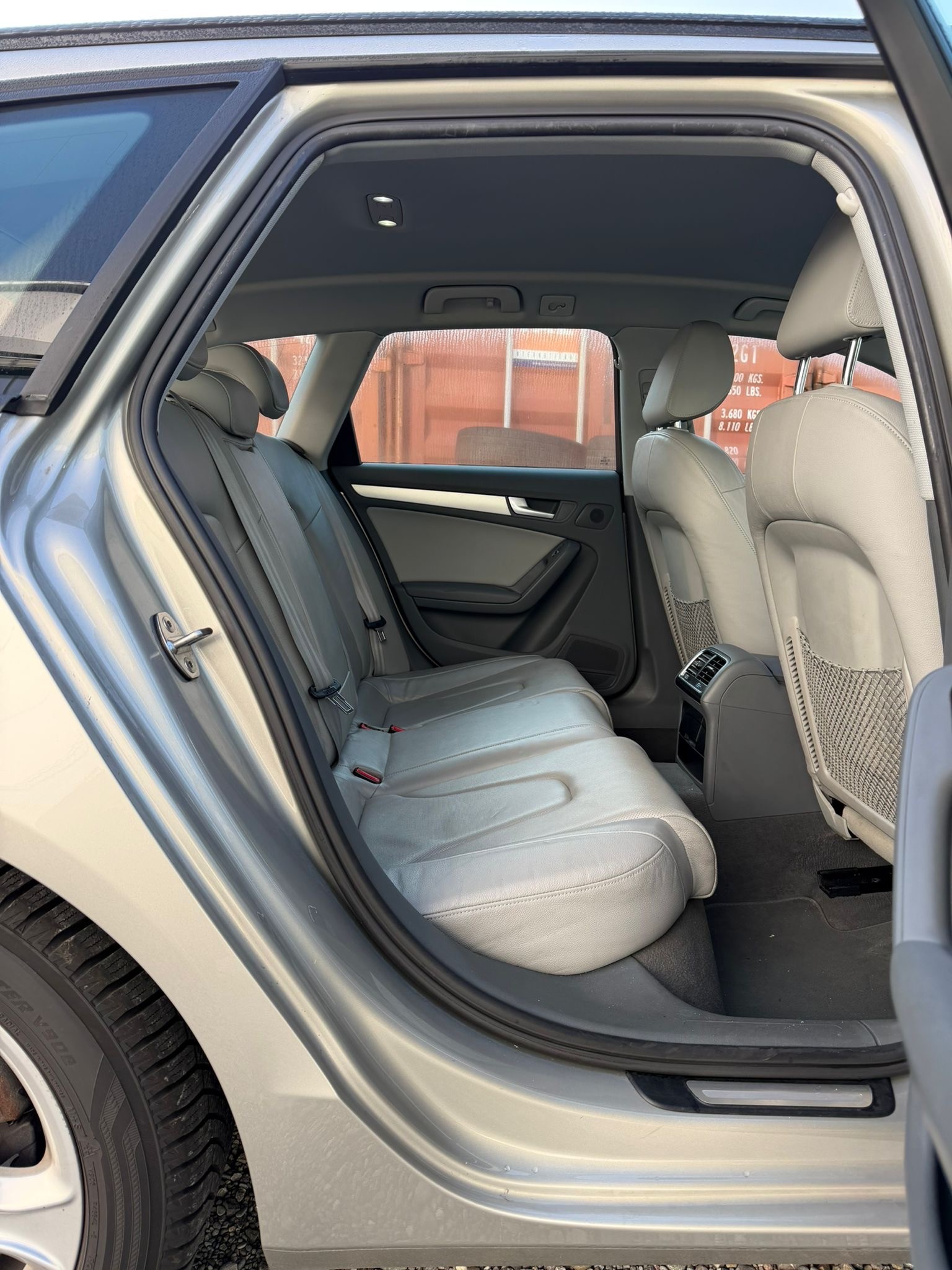 AUDI A4 Avant 2.0 TDI quattro S-tronic-image-10