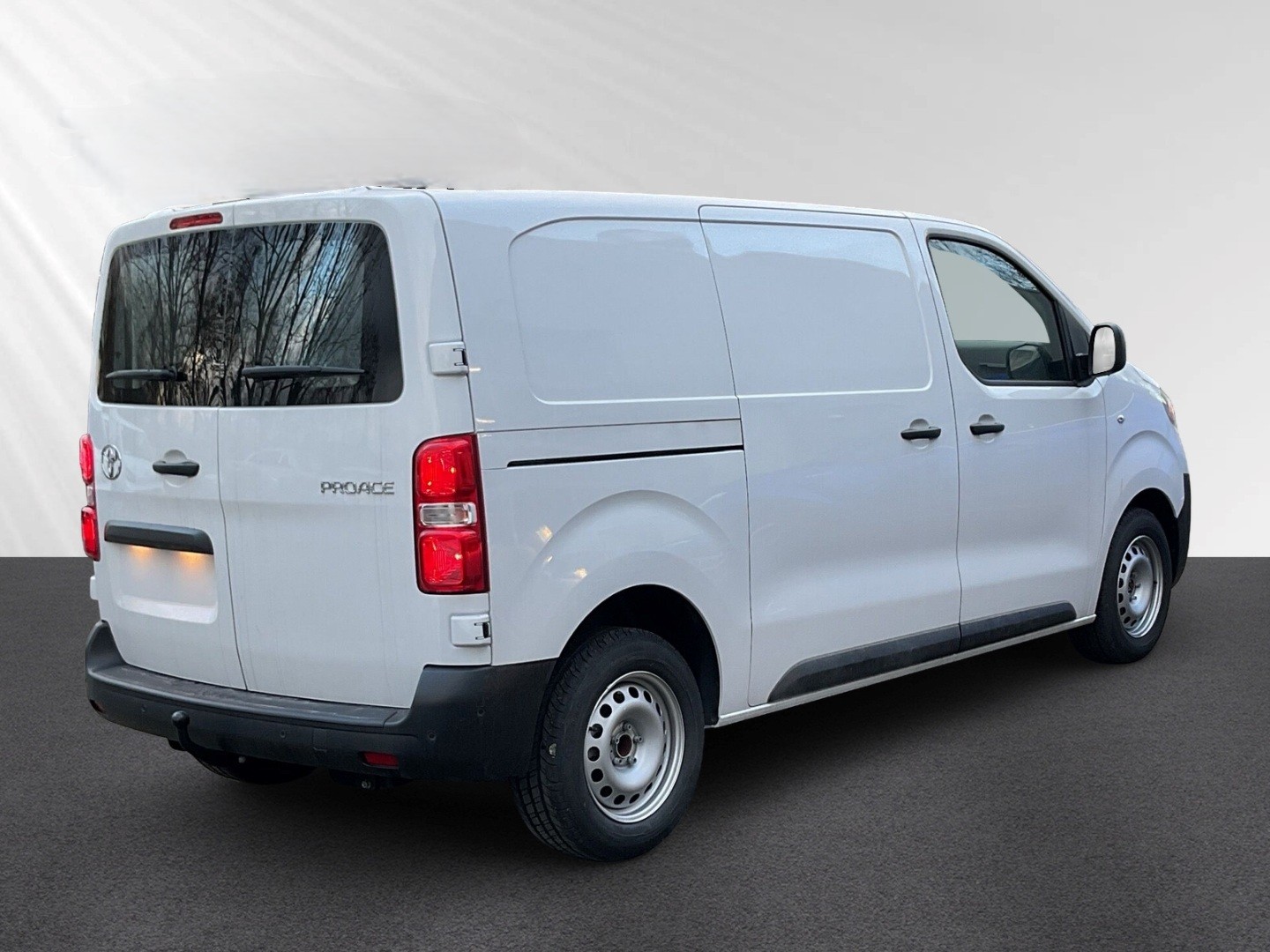 TOYOTA Proace 2.0D Panel Van Medium Advanced-image-7