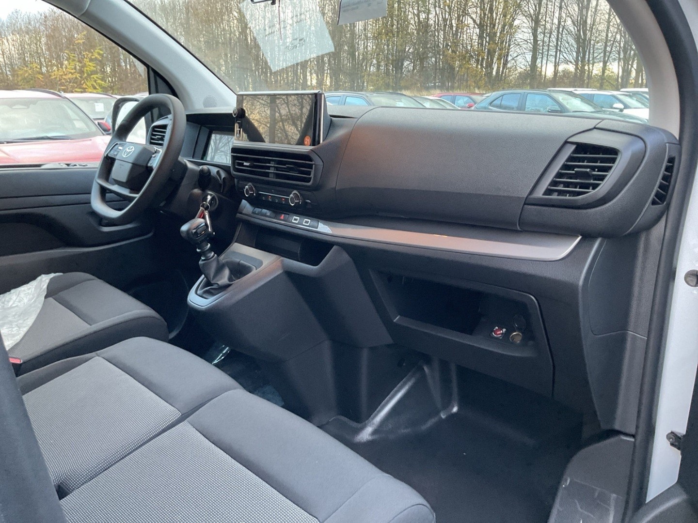 TOYOTA Proace 2.0D Panel Van Medium Advanced-image-10