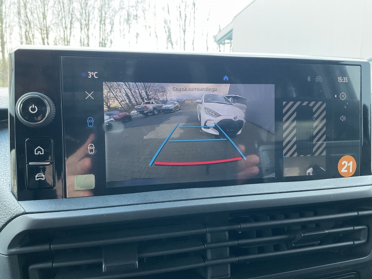 TOYOTA Proace 2.0D Panel Van Medium Advanced-image-12