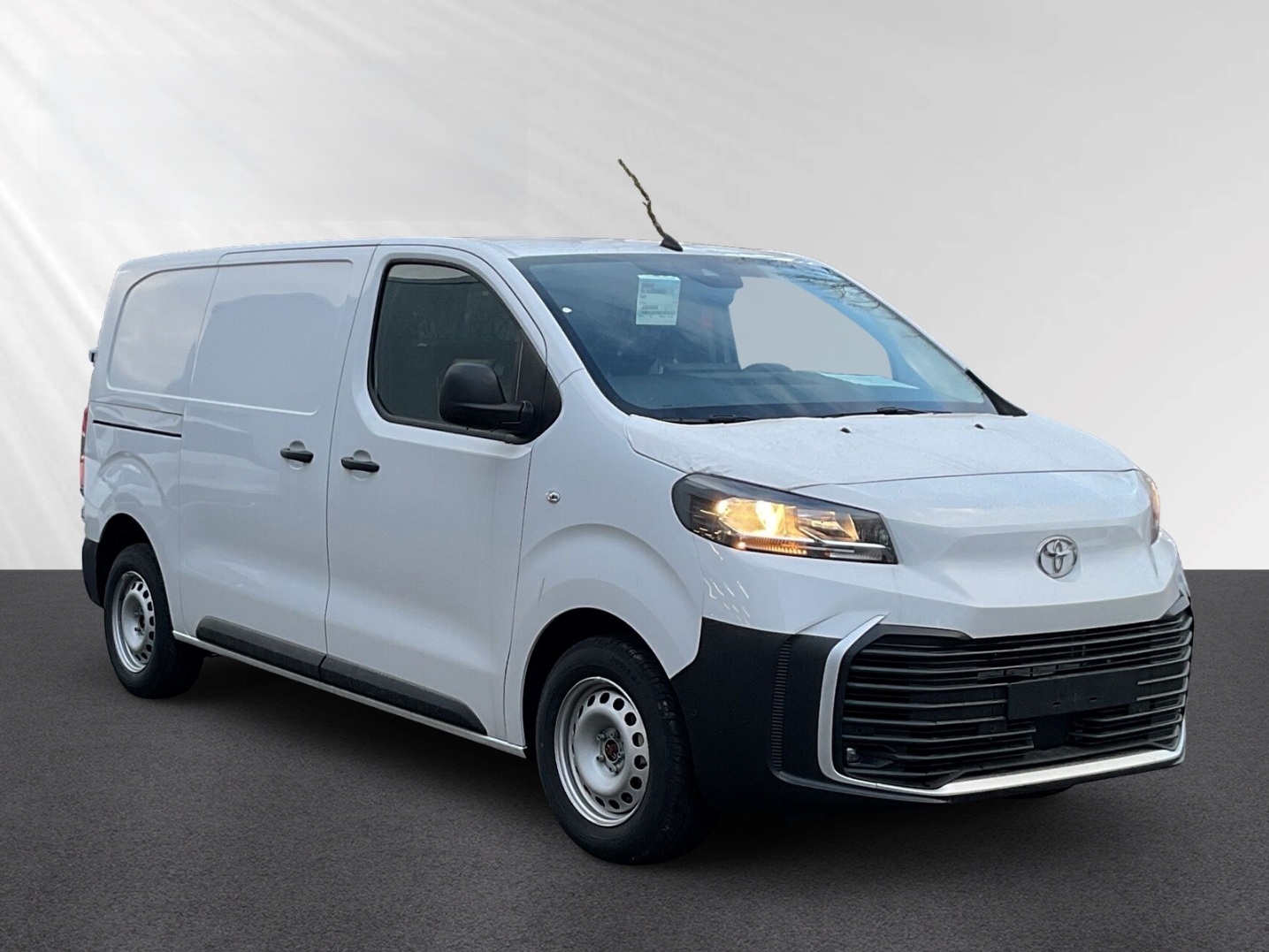 TOYOTA Proace 2.0D Panel Van Medium Advanced-image-8