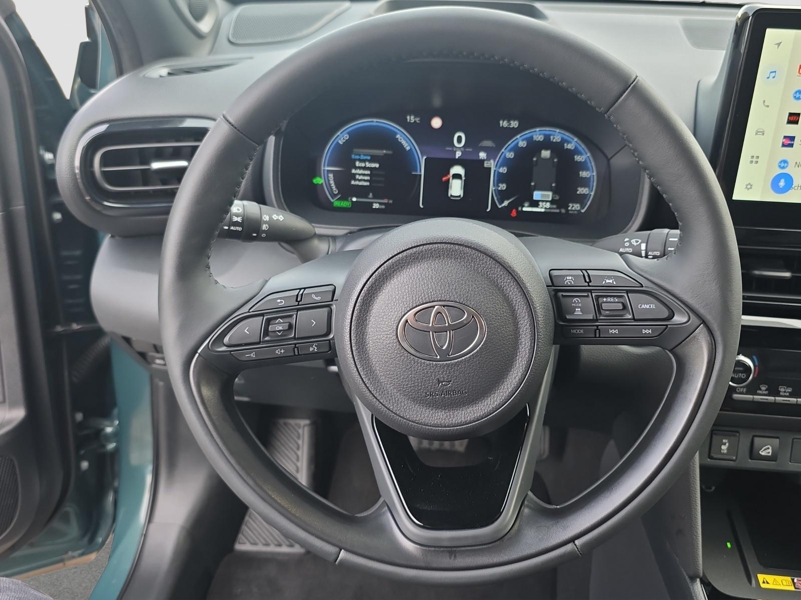 TOYOTA Yaris Cross 1.5 VVT-i HSD Premium AWD-i-image-13