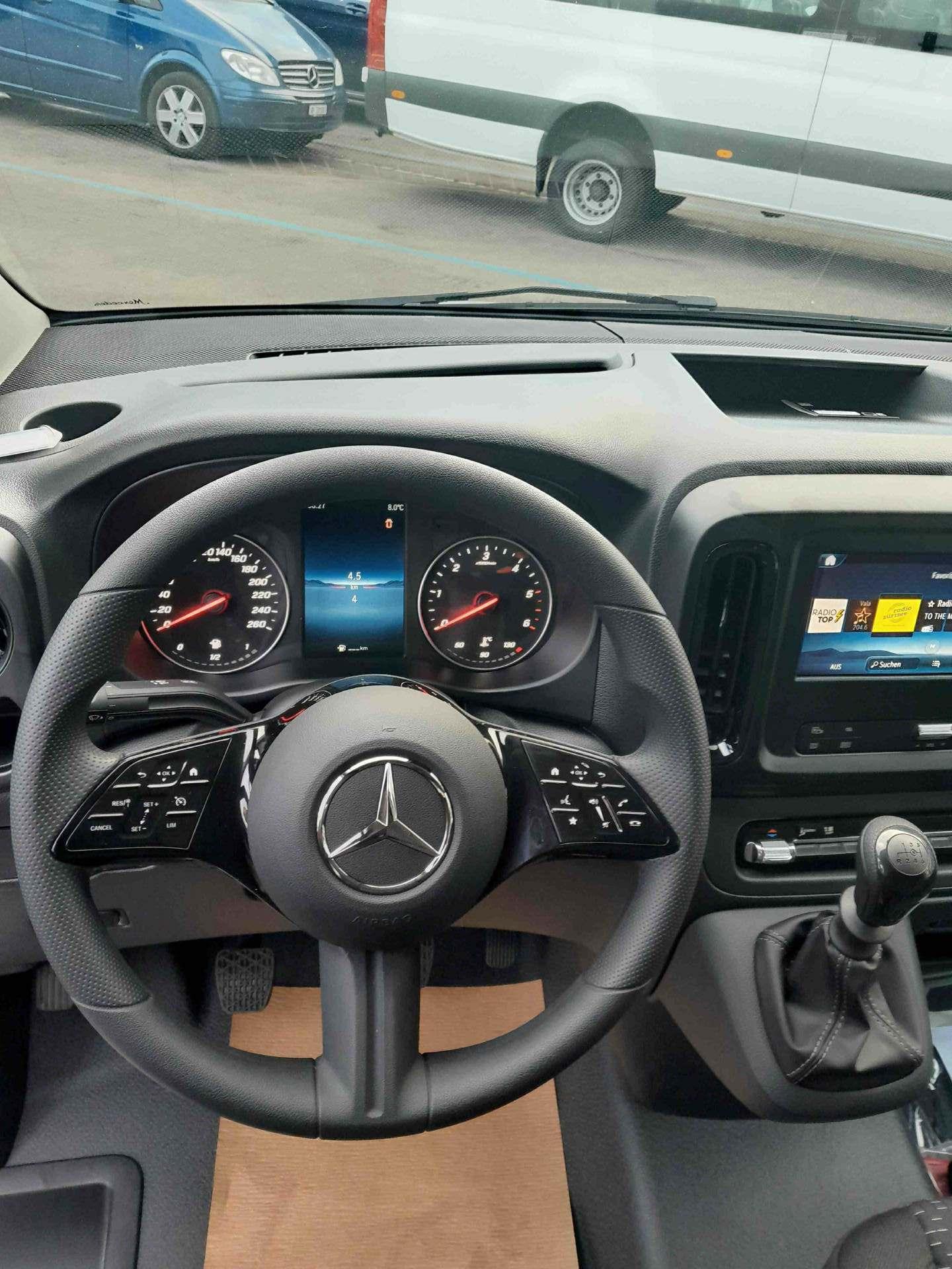 MERCEDES-BENZ Vito 110 Kaw. K 2.0 CDI Pro-image-8