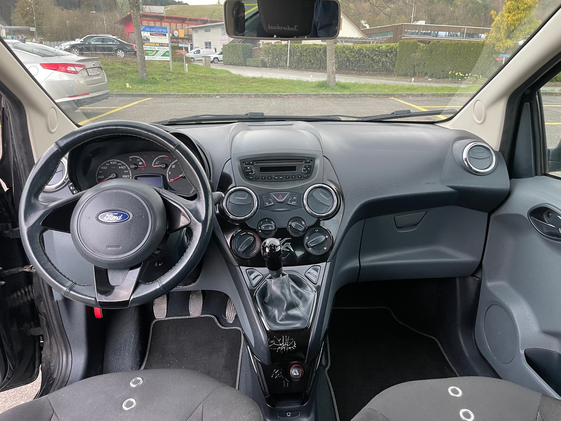 FORD KA 1.25 Titanium-image-8