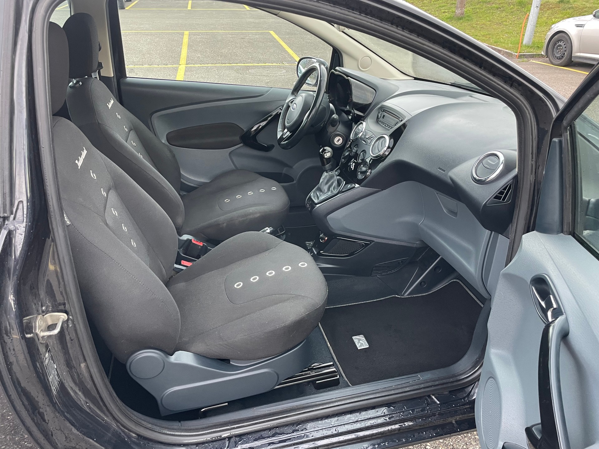 FORD KA 1.25 Titanium-image-11