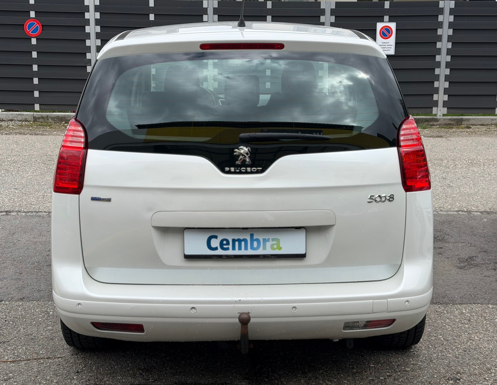 PEUGEOT 5008 1.2 Pure Tech Business Line-image-4