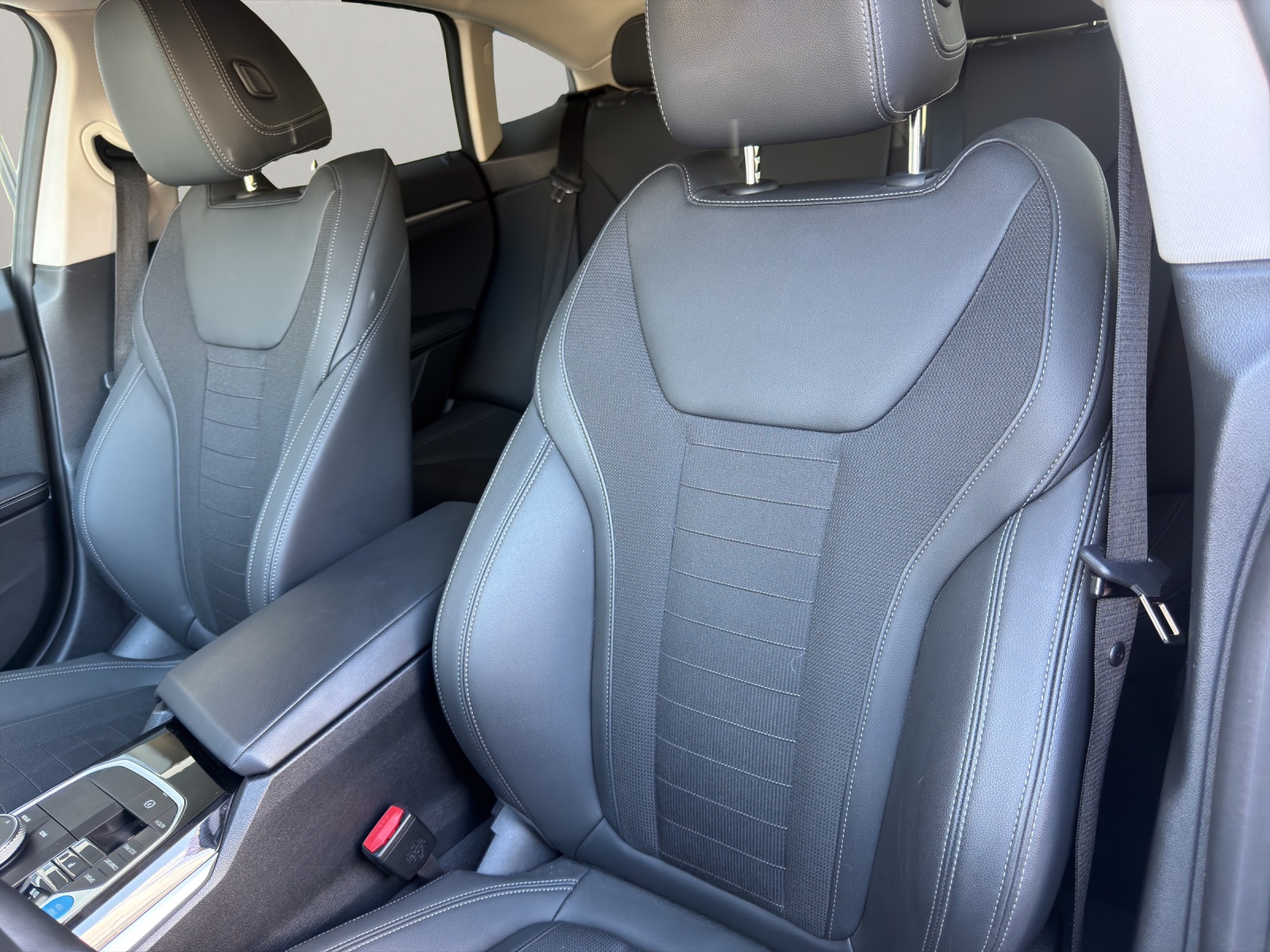 BMW i4 eDrive 35 *Facelift*-image-12