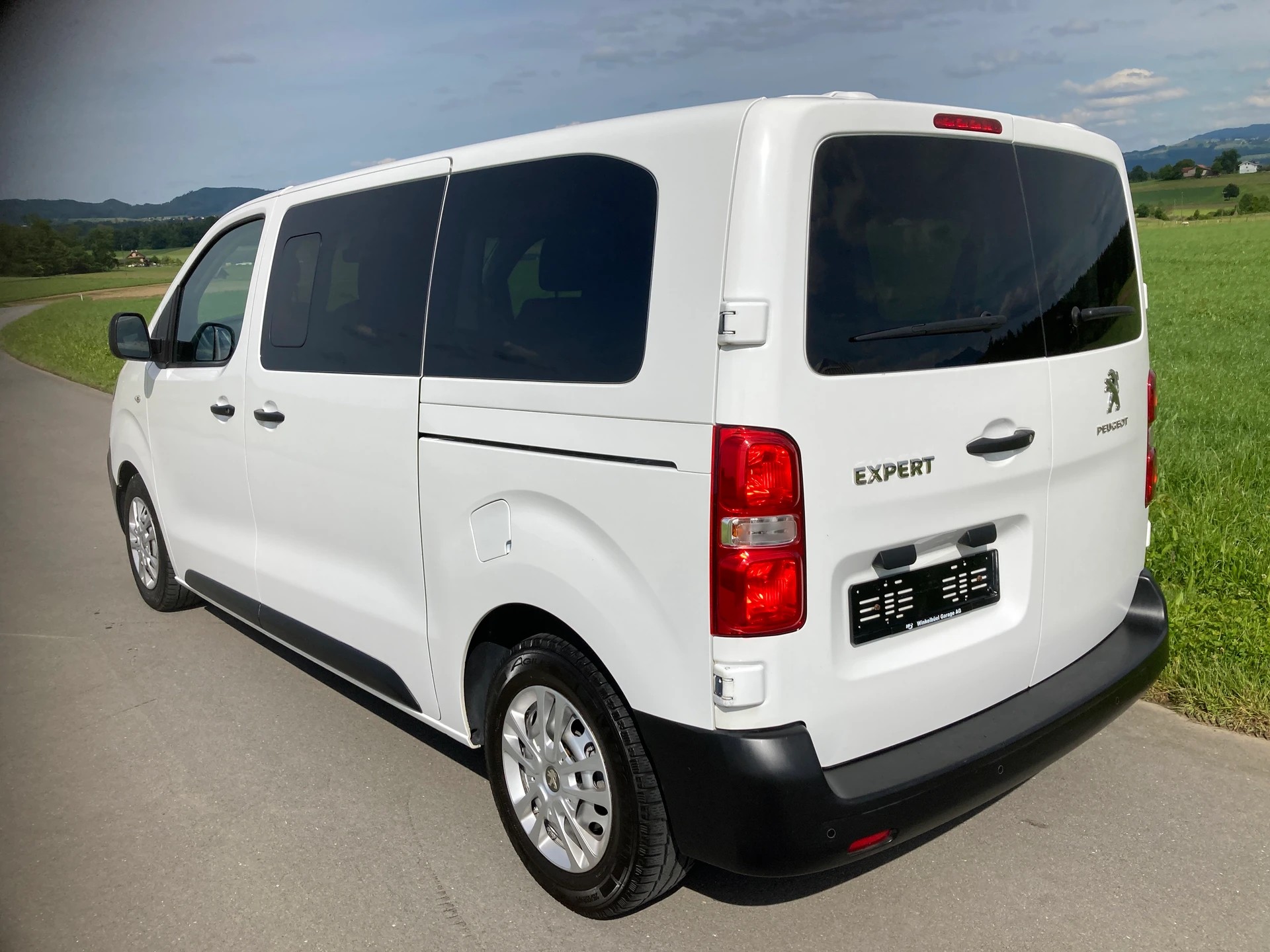 PEUGEOT Traveller 2.0 BlueHDi Active 8 Sitze-image-3