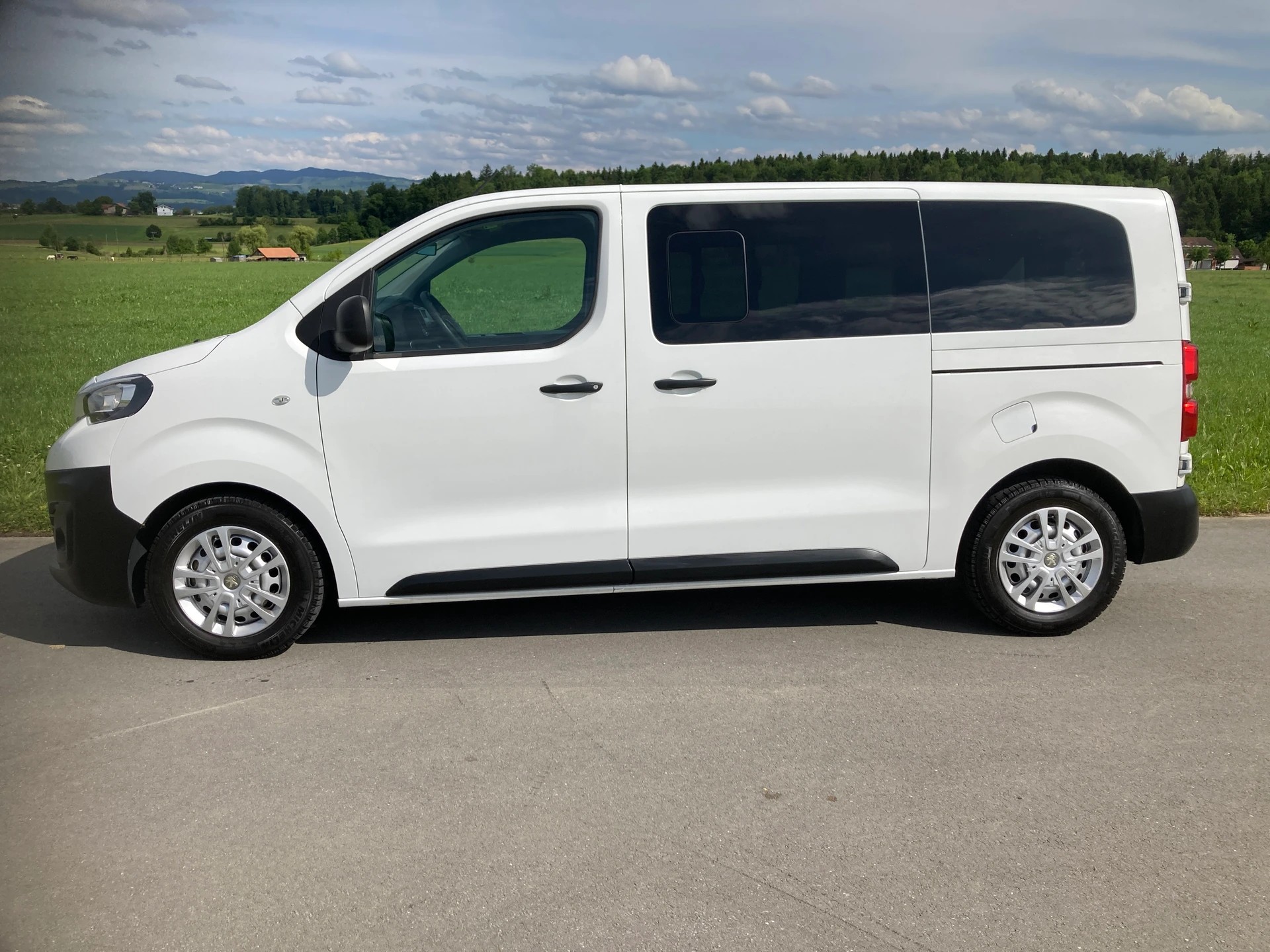 PEUGEOT Traveller 2.0 BlueHDi Active 8 Sitze-image-4