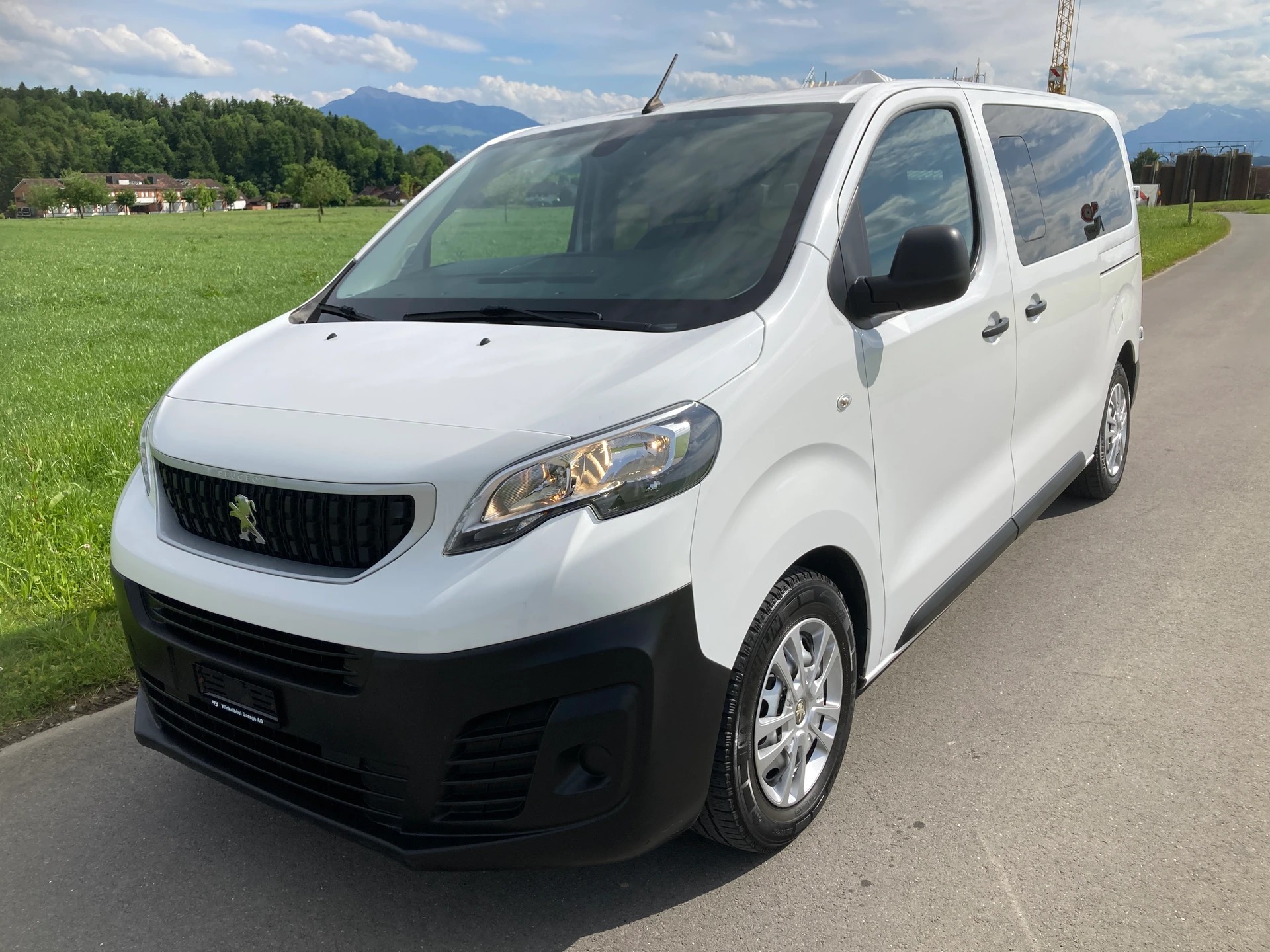 PEUGEOT Traveller 2.0 BlueHDi Active 8 Sitze-image-0