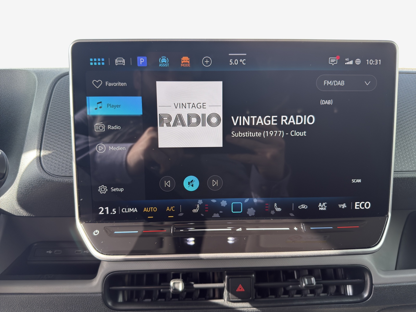 VW ID. Buzz Cargo Pro 4Motion-image-10