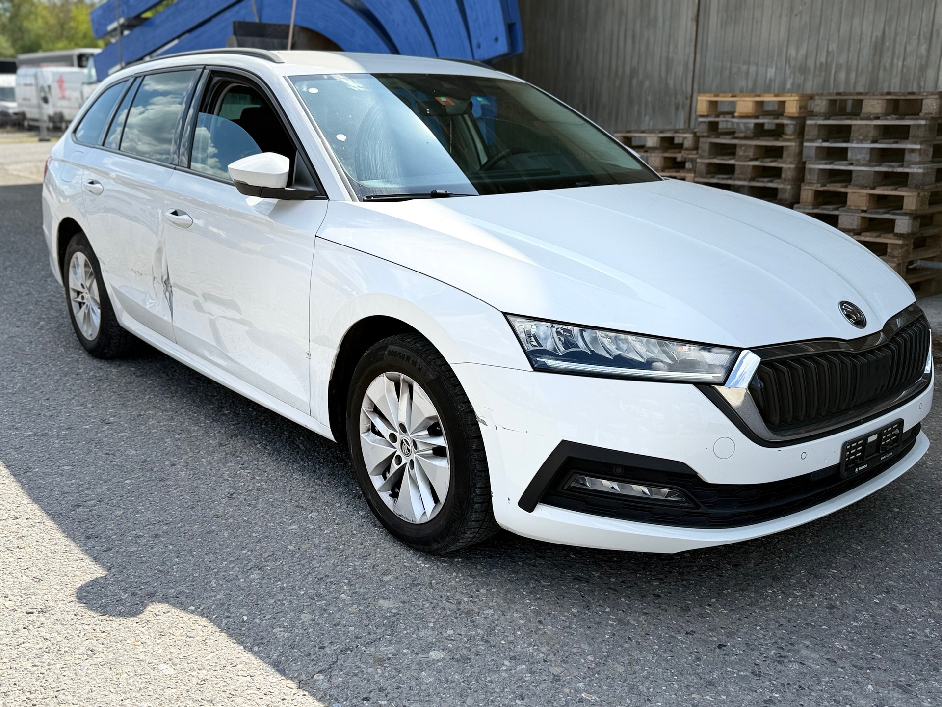SKODA Octavia Combi 2.0 TDI DSG Style-image-1
