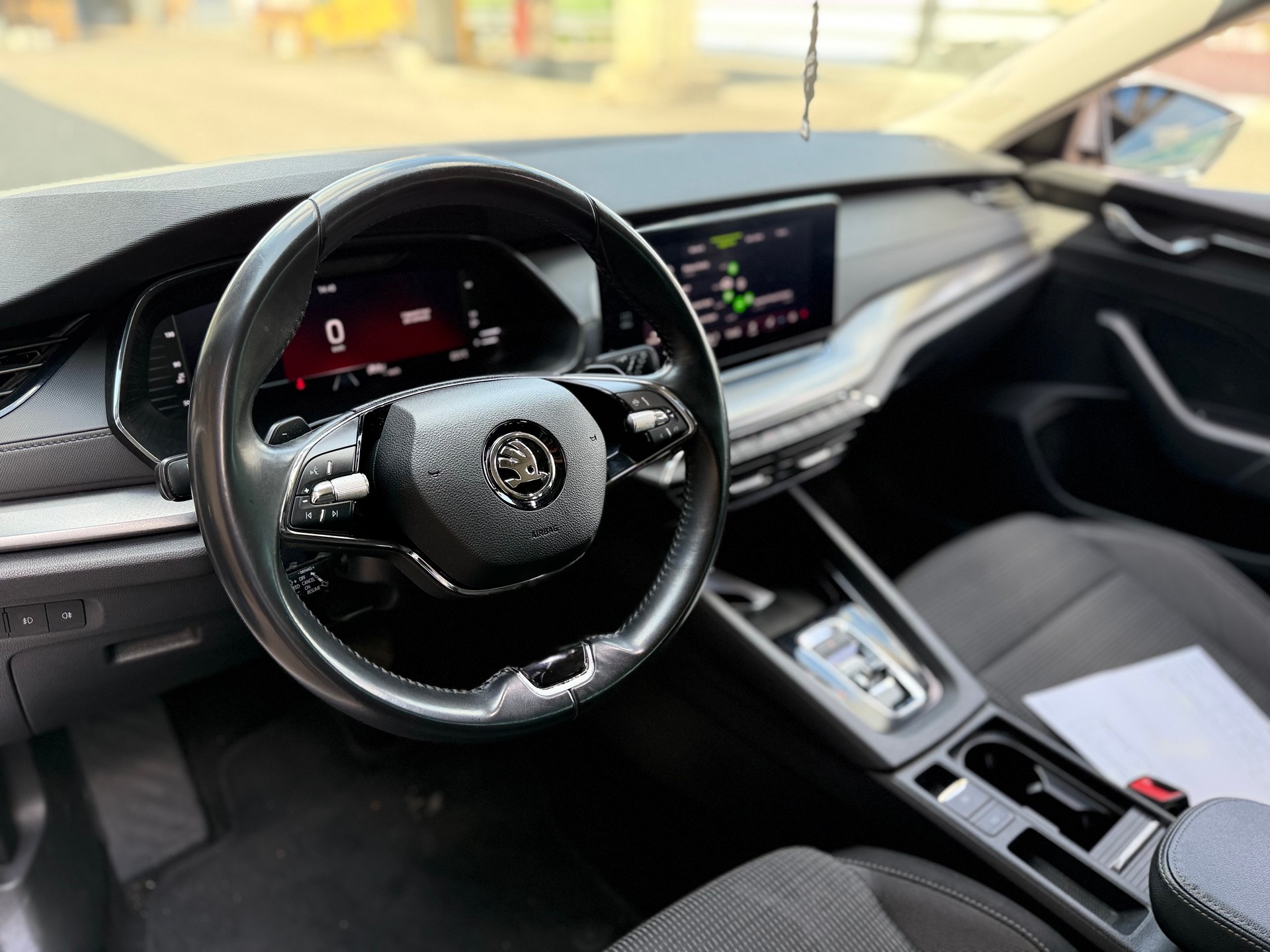 SKODA Octavia Combi 2.0 TDI DSG Style-image-7