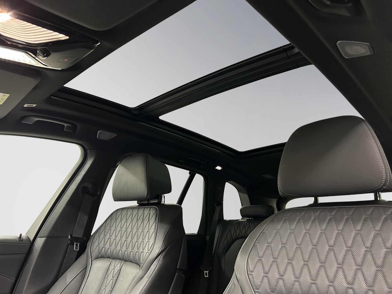 BMW X5 M50i xDrive-image-19