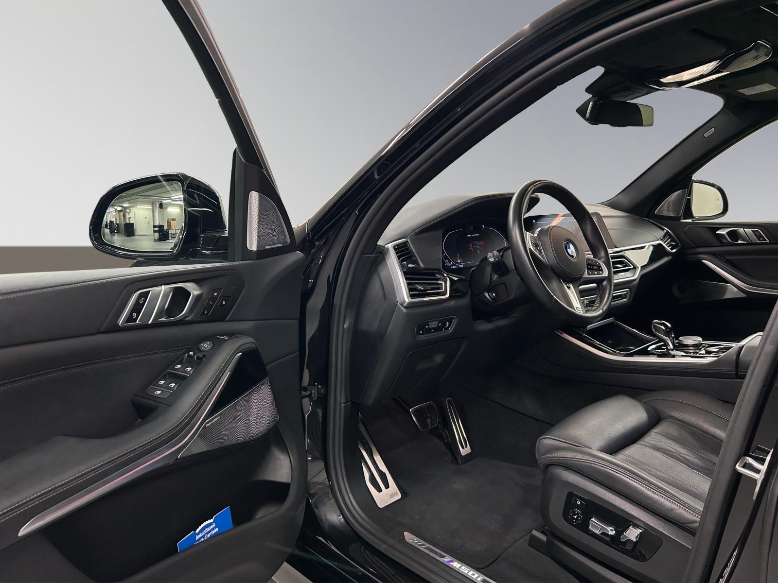 BMW X5 M50i xDrive-image-10