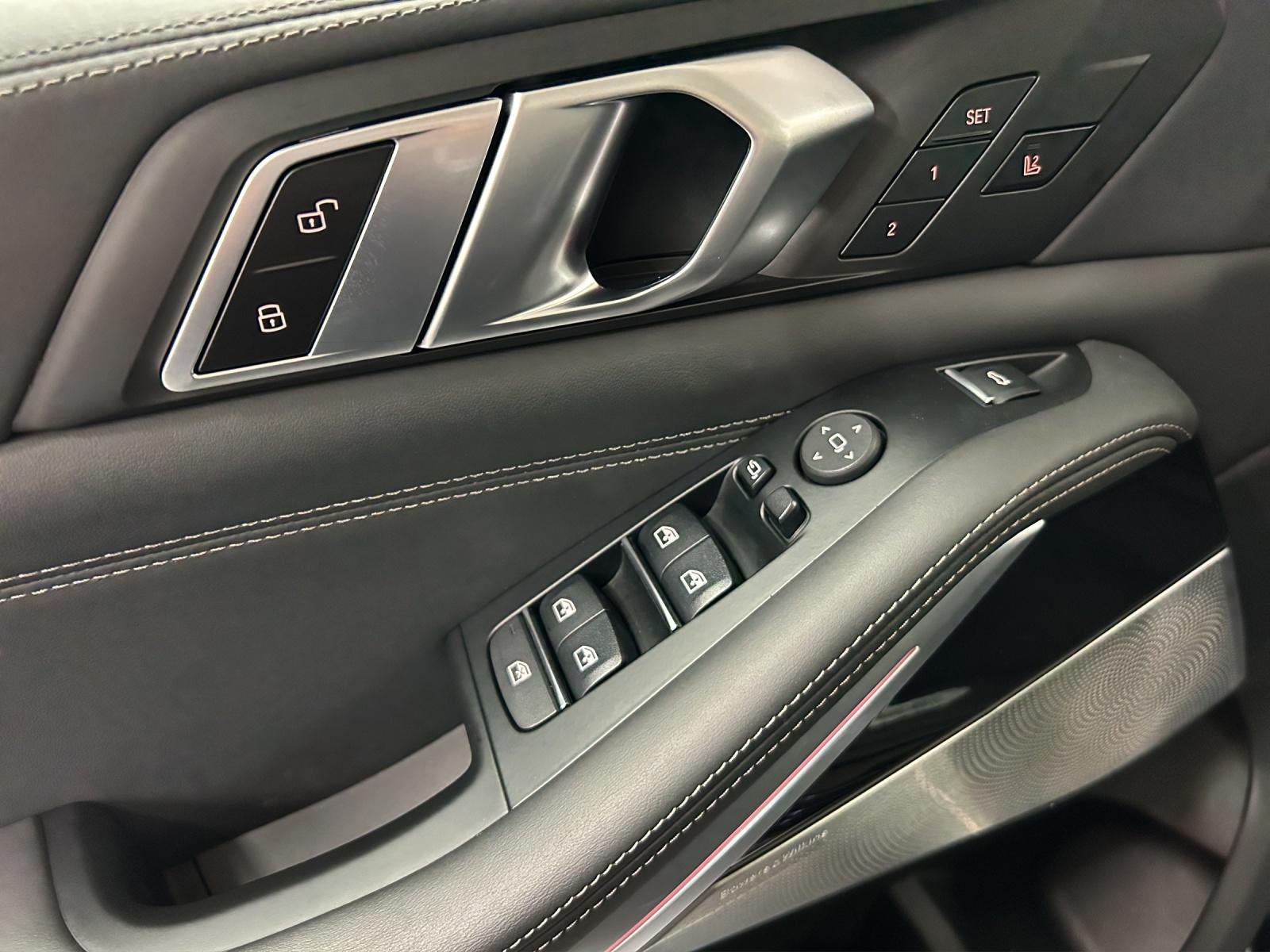 BMW X5 M50i xDrive-image-11