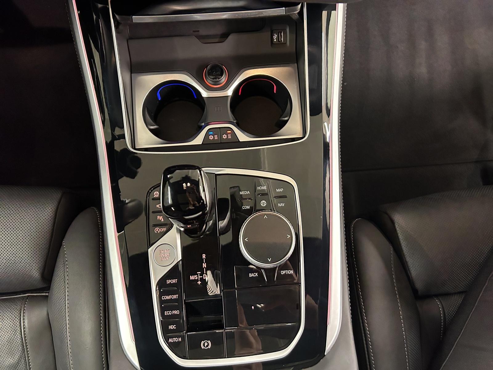 BMW X5 M50i xDrive-image-18