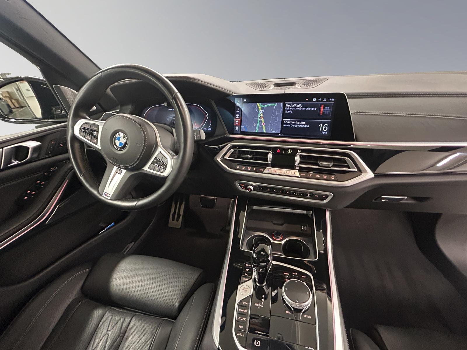 BMW X5 M50i xDrive-image-16