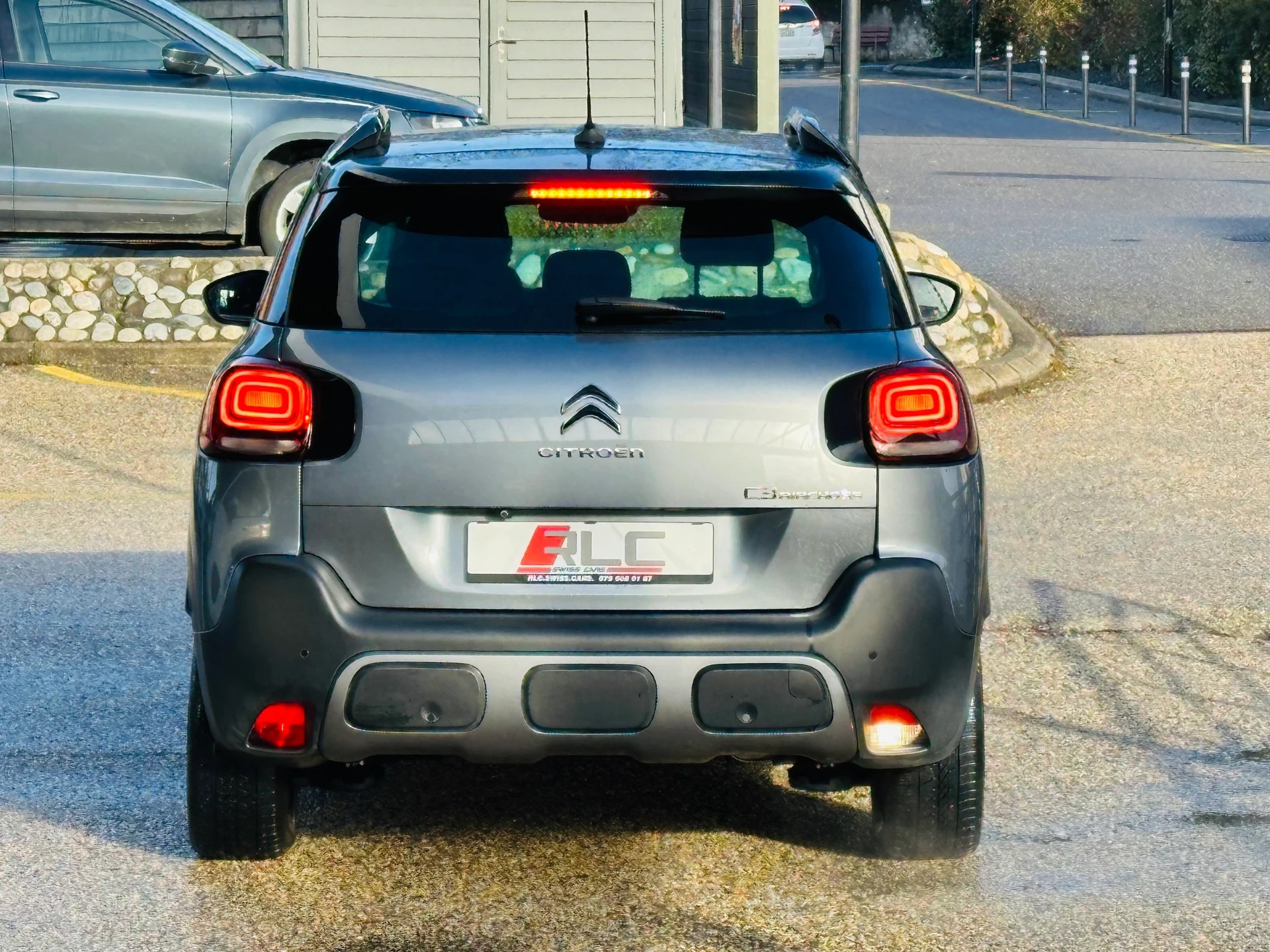 CITROEN C3 Aircross 1.2i PureTech Shine EAT-image-8