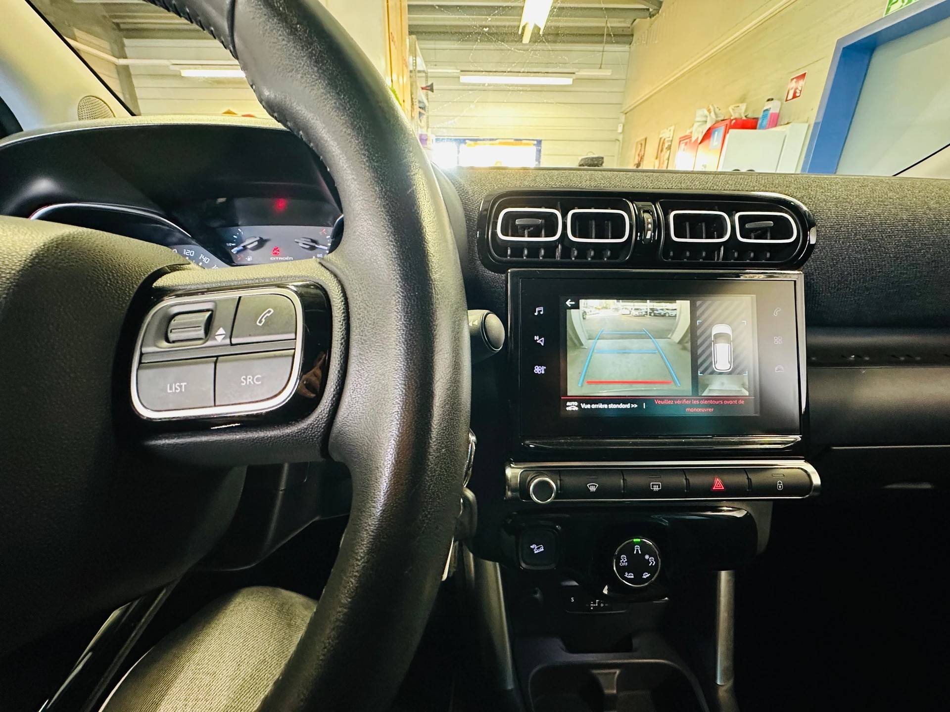 CITROEN C3 Aircross 1.2i PureTech Shine EAT-image-13