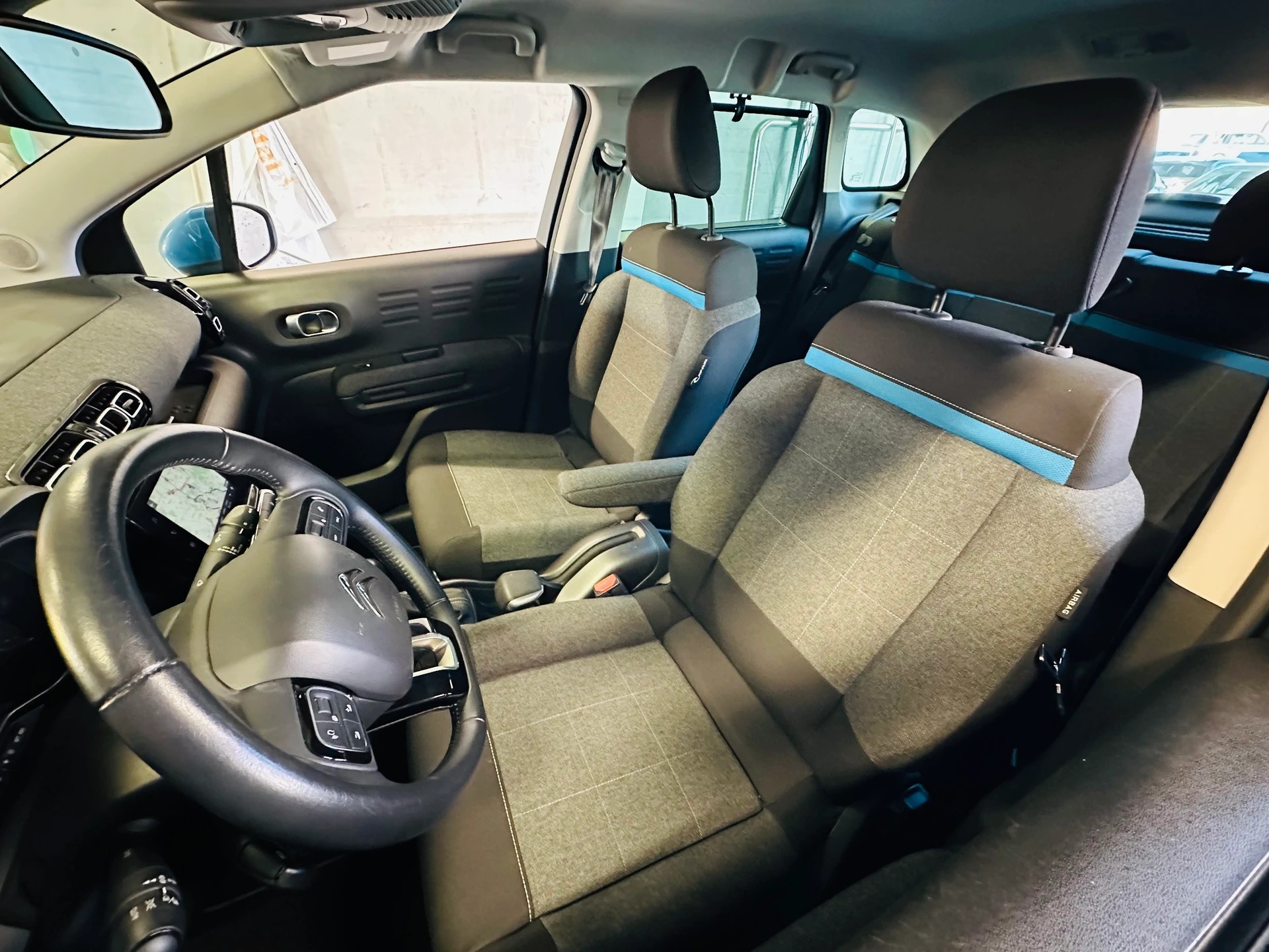 CITROEN C3 Aircross 1.2i PureTech Shine EAT-image-12
