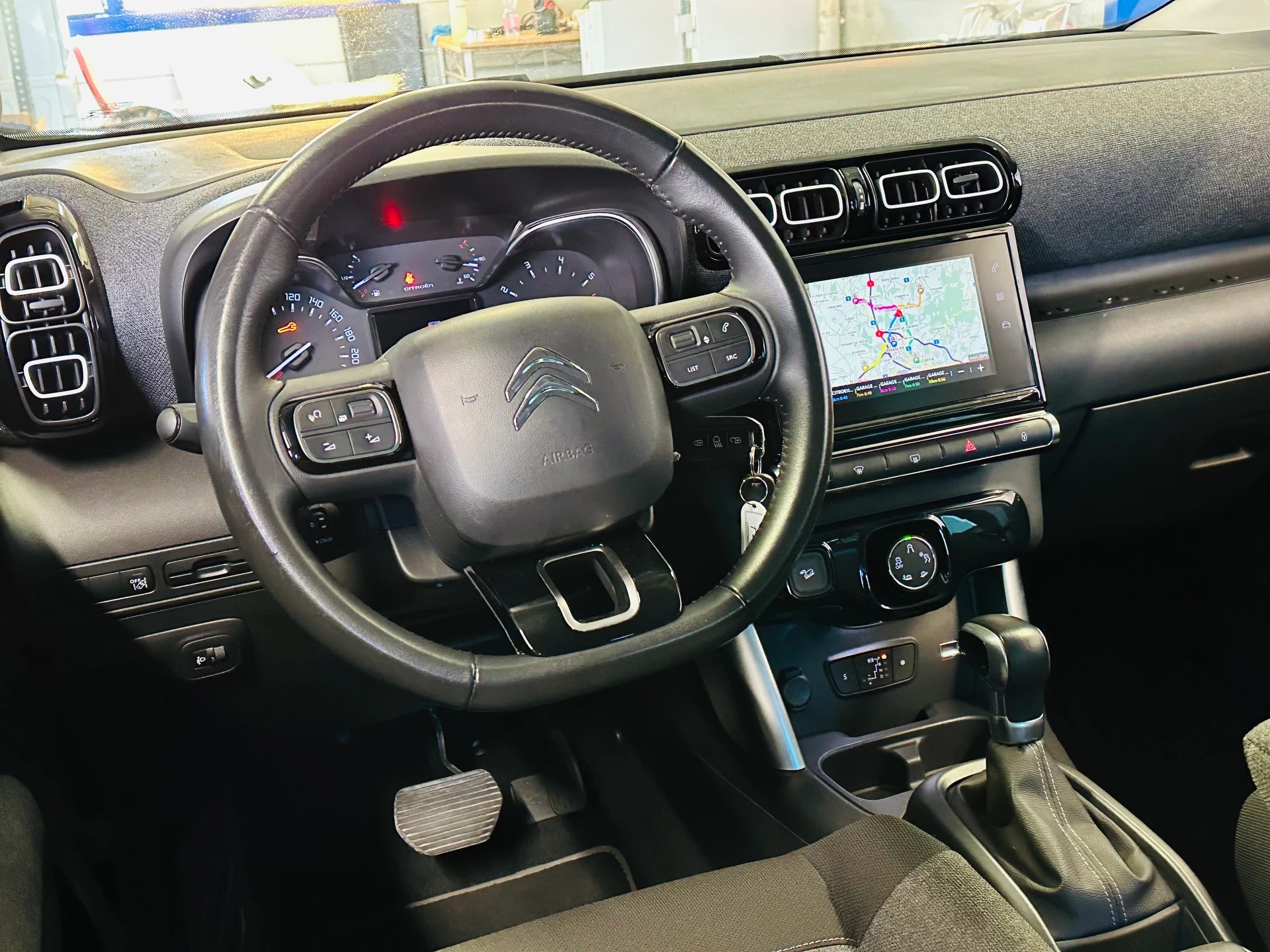 CITROEN C3 Aircross 1.2i PureTech Shine EAT-image-15