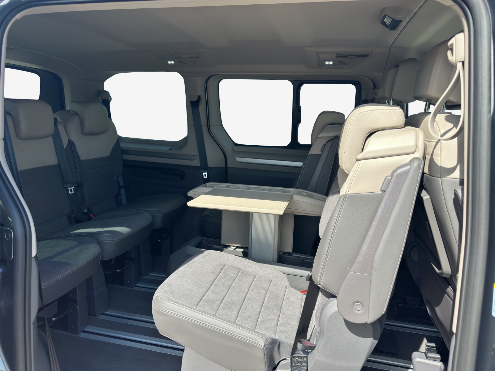 VW Multivan 1.5 eHybrid Life Edition 4Motion DSG-image-15
