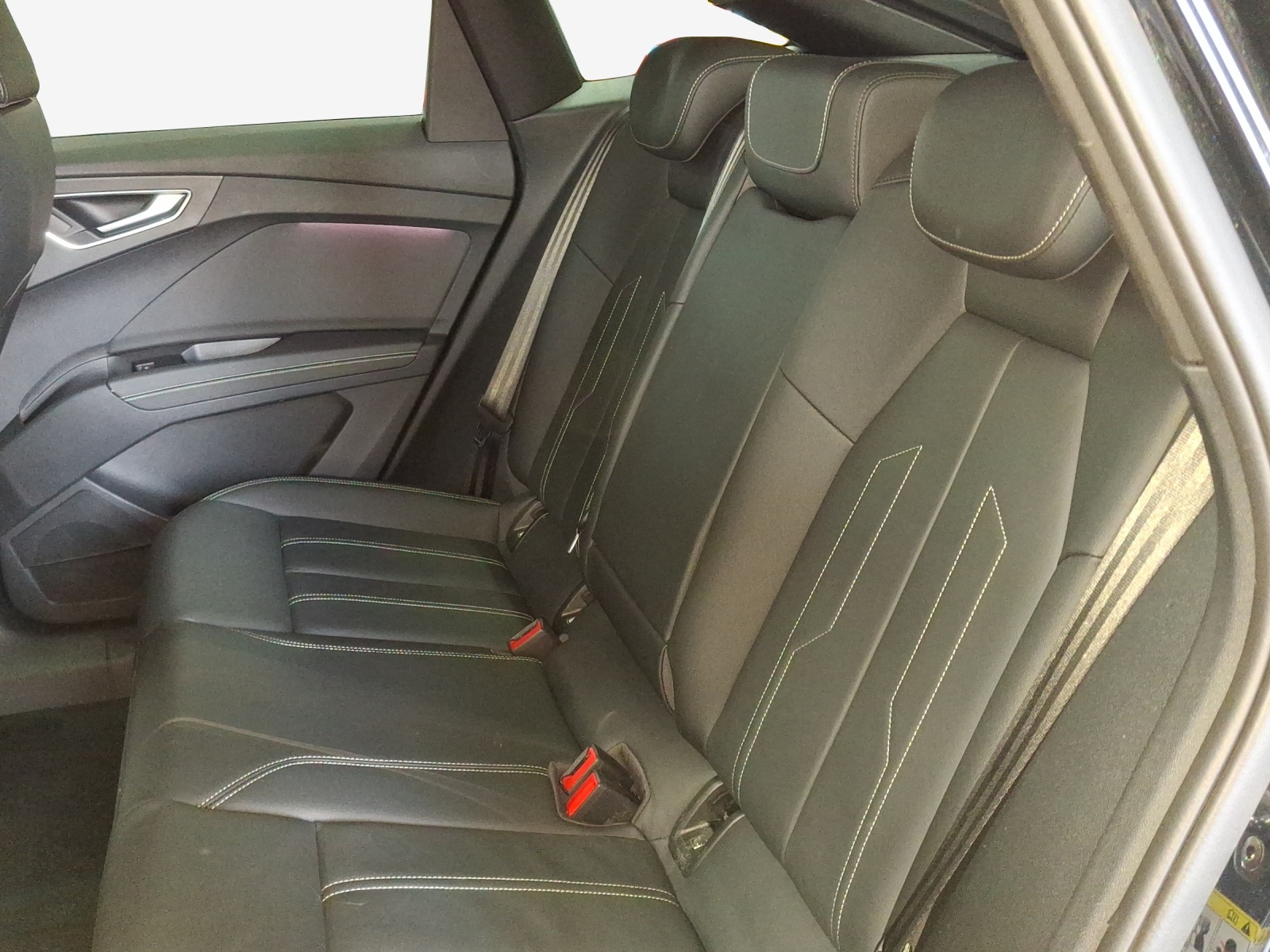 AUDI Q4 Sportback e-tron 50 quattro-image-12