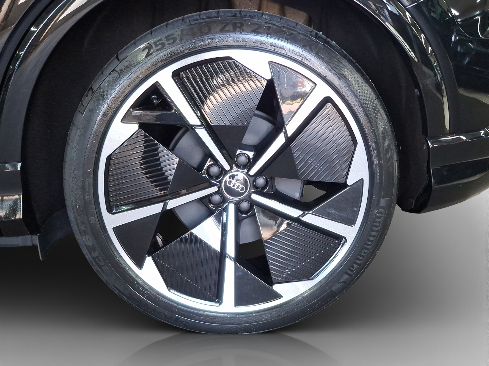 AUDI Q4 Sportback e-tron 50 quattro-image-16