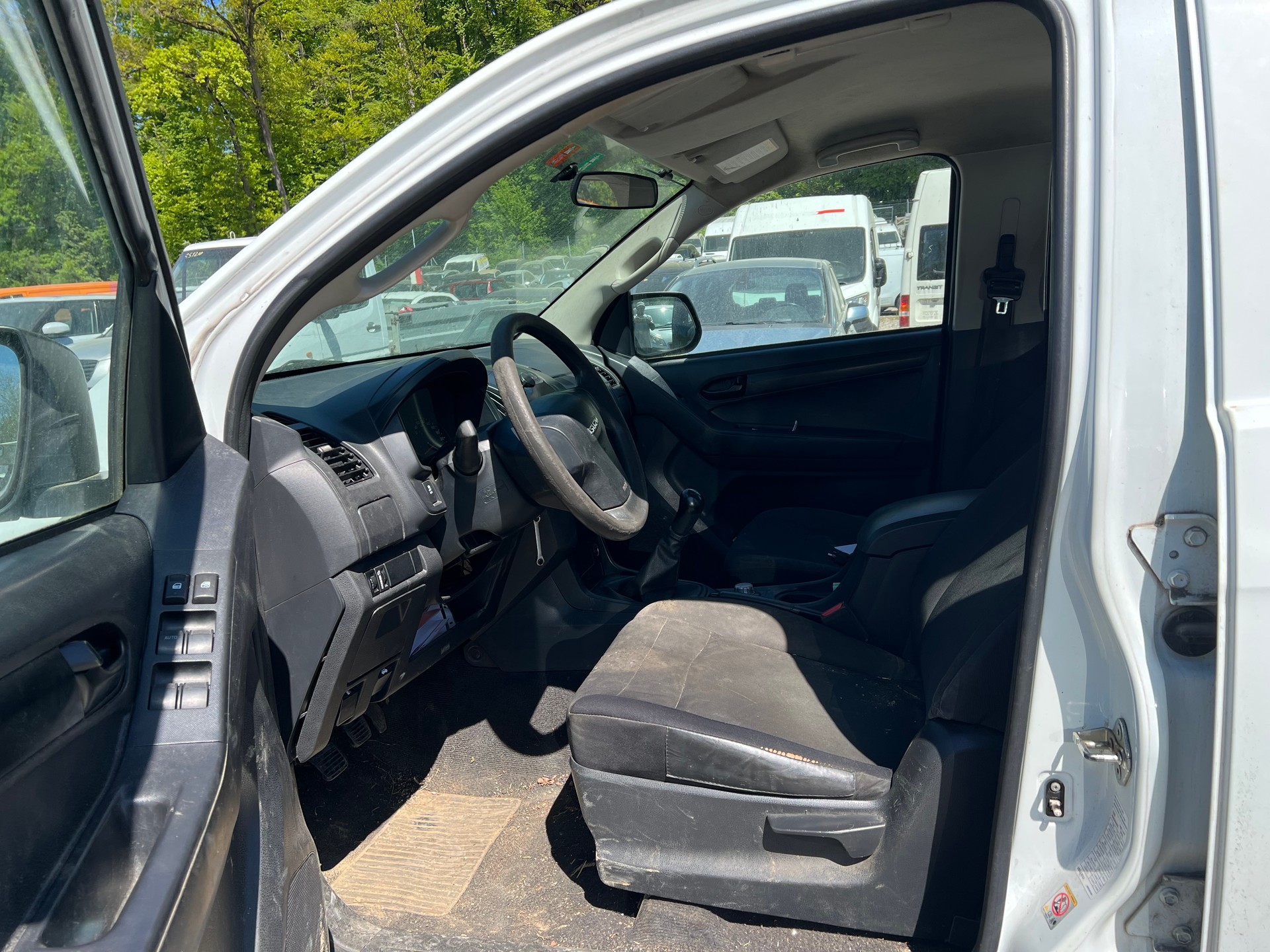 ISUZU NLR 87-image-5