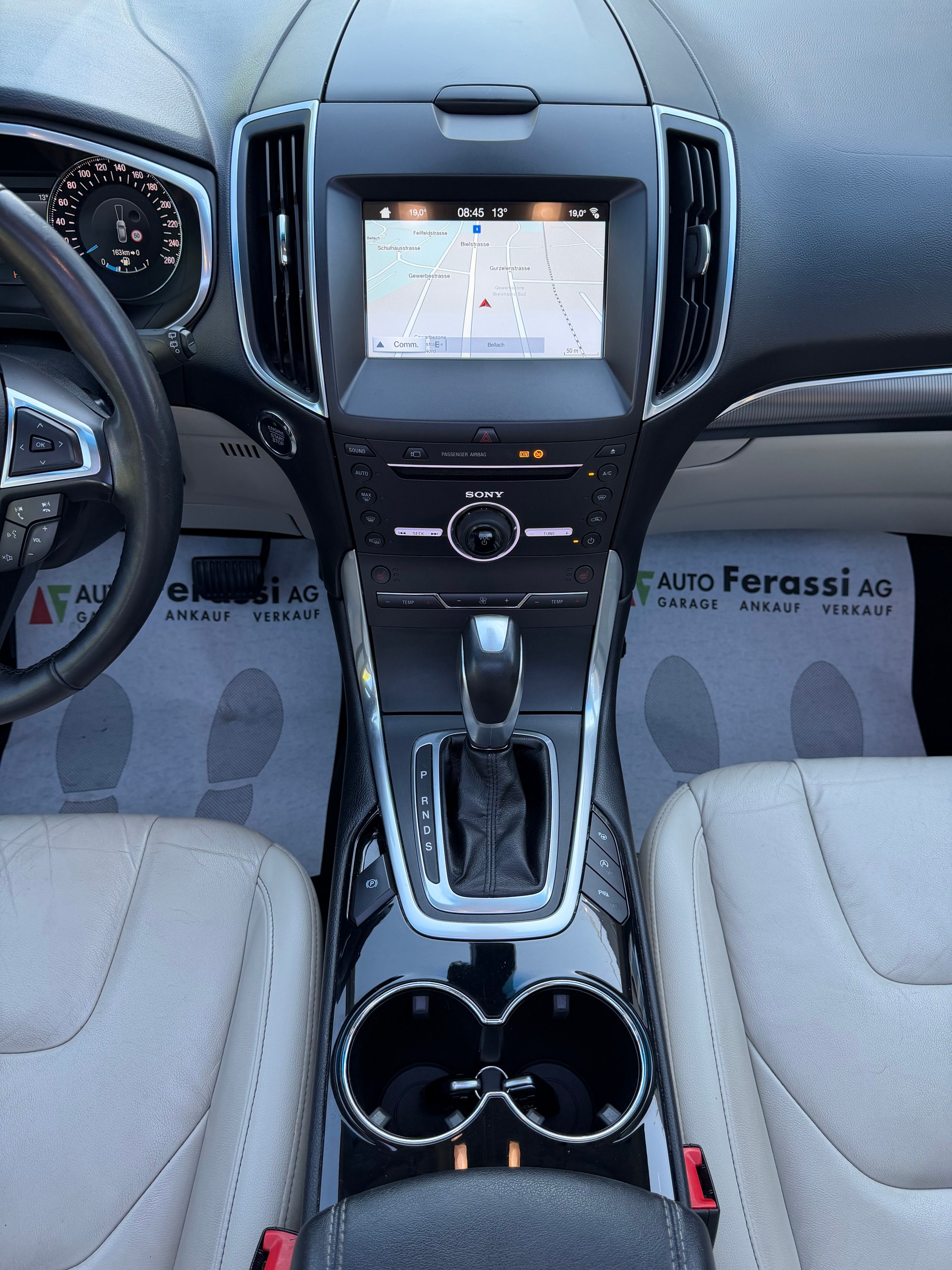 FORD Edge 2.0 TDCi ST-Line 4WD PowerShift-image-16