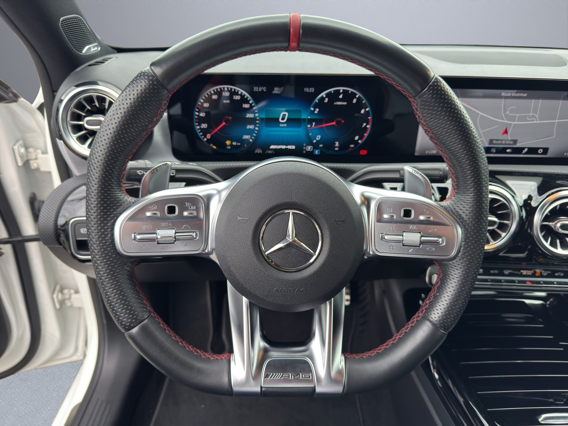 MERCEDES-BENZ A 35 AMG 4Matic Speedshift-image-11