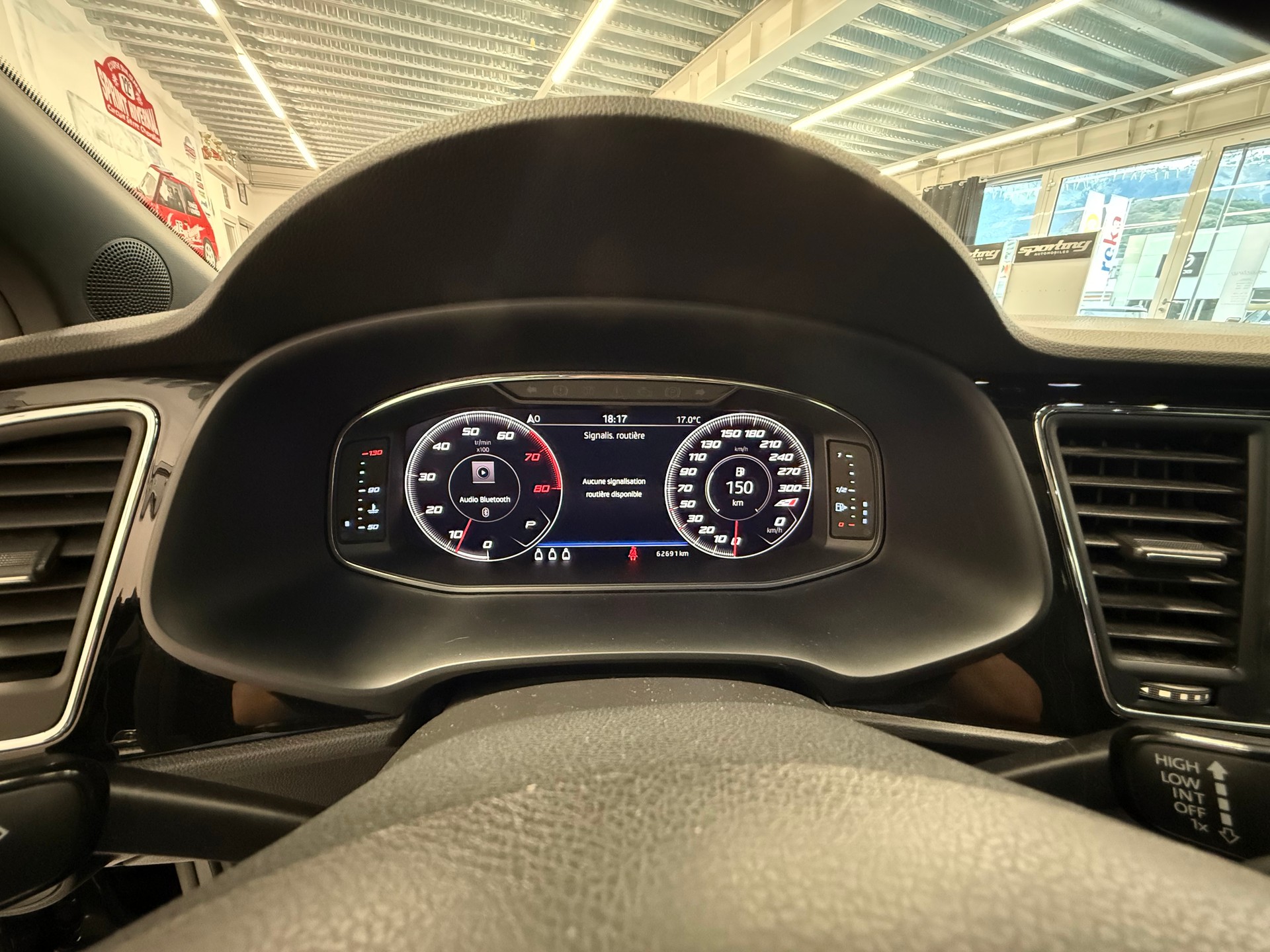 SEAT Leon ST 2.0 TSI Cupra 300 4 Drive DSG-image-22