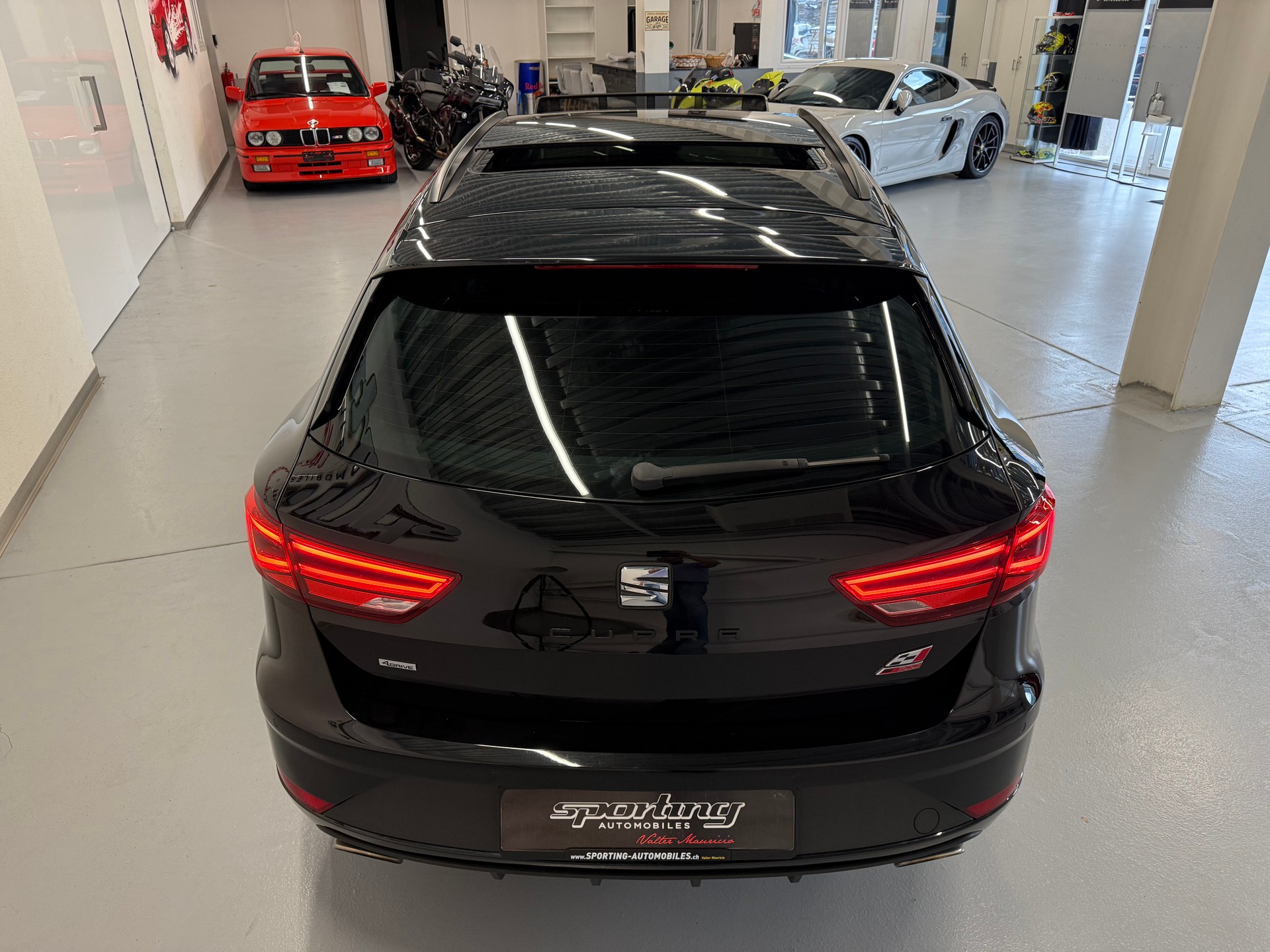 SEAT Leon ST 2.0 TSI Cupra 300 4 Drive DSG-image-9