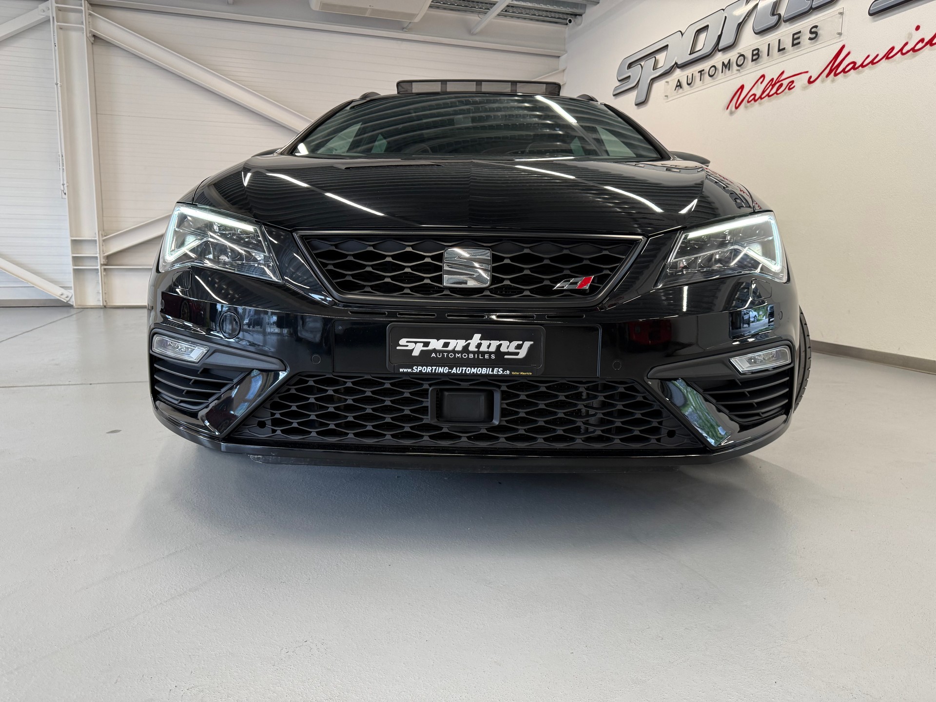 SEAT Leon ST 2.0 TSI Cupra 300 4 Drive DSG-image-5