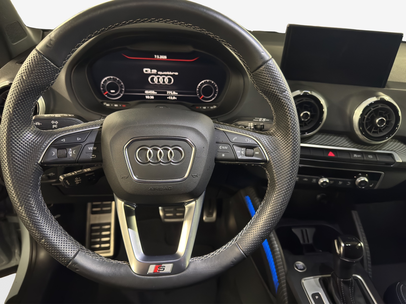 AUDI Q2 40 TFSI advanced Attraction quattro S-tronic-image-9