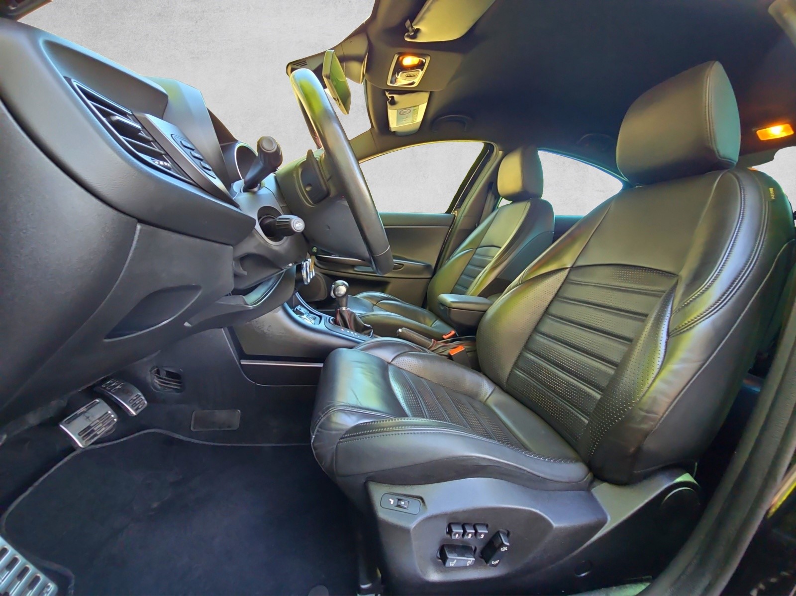 ALFA ROMEO Giulietta 1750 TBi Quadrifoglio Verde TCT-image-10