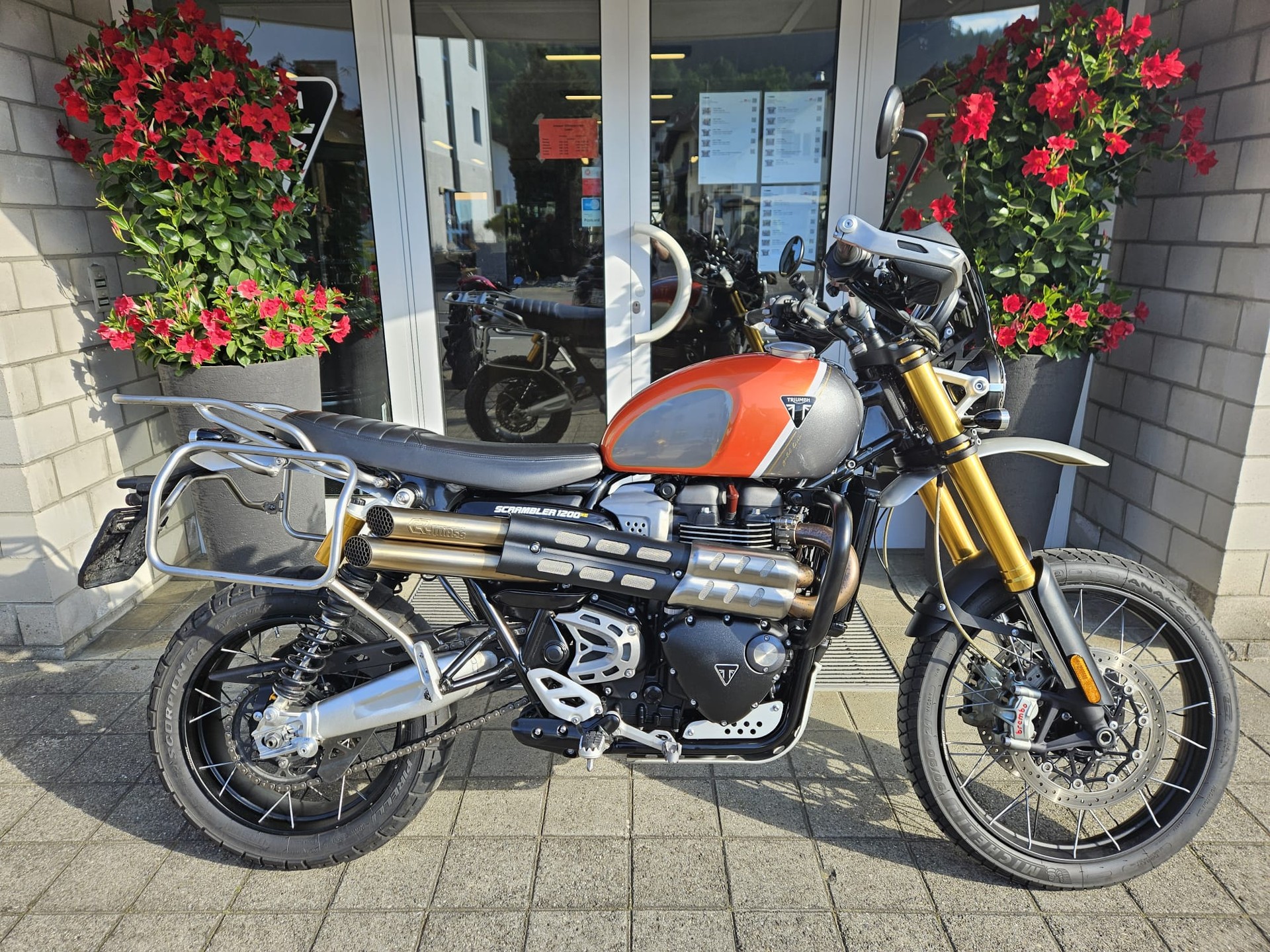 TRIUMPH Scrambler 1200 XE-showroom-element-1