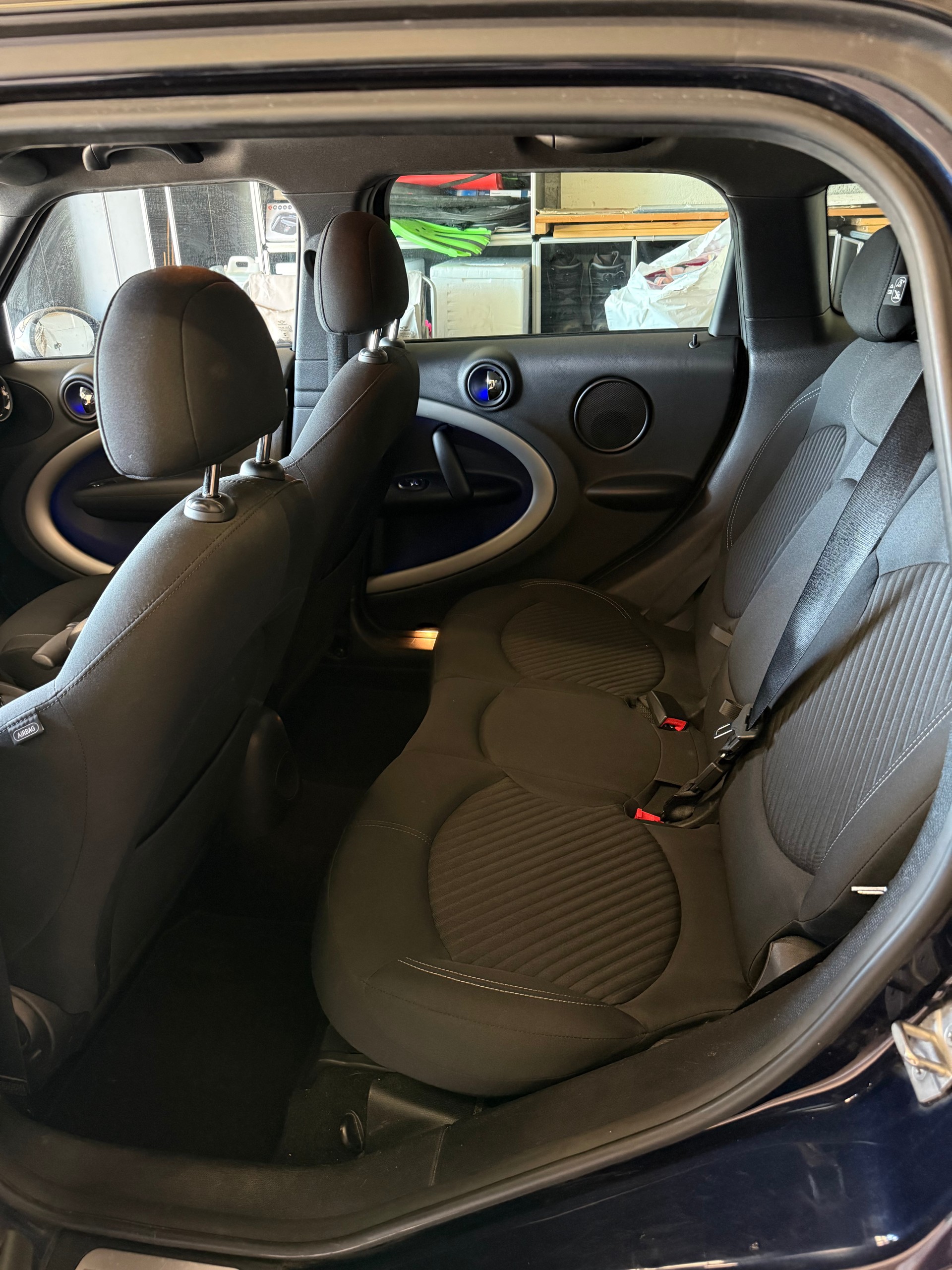 MINI 1.6i Cooper-image-3