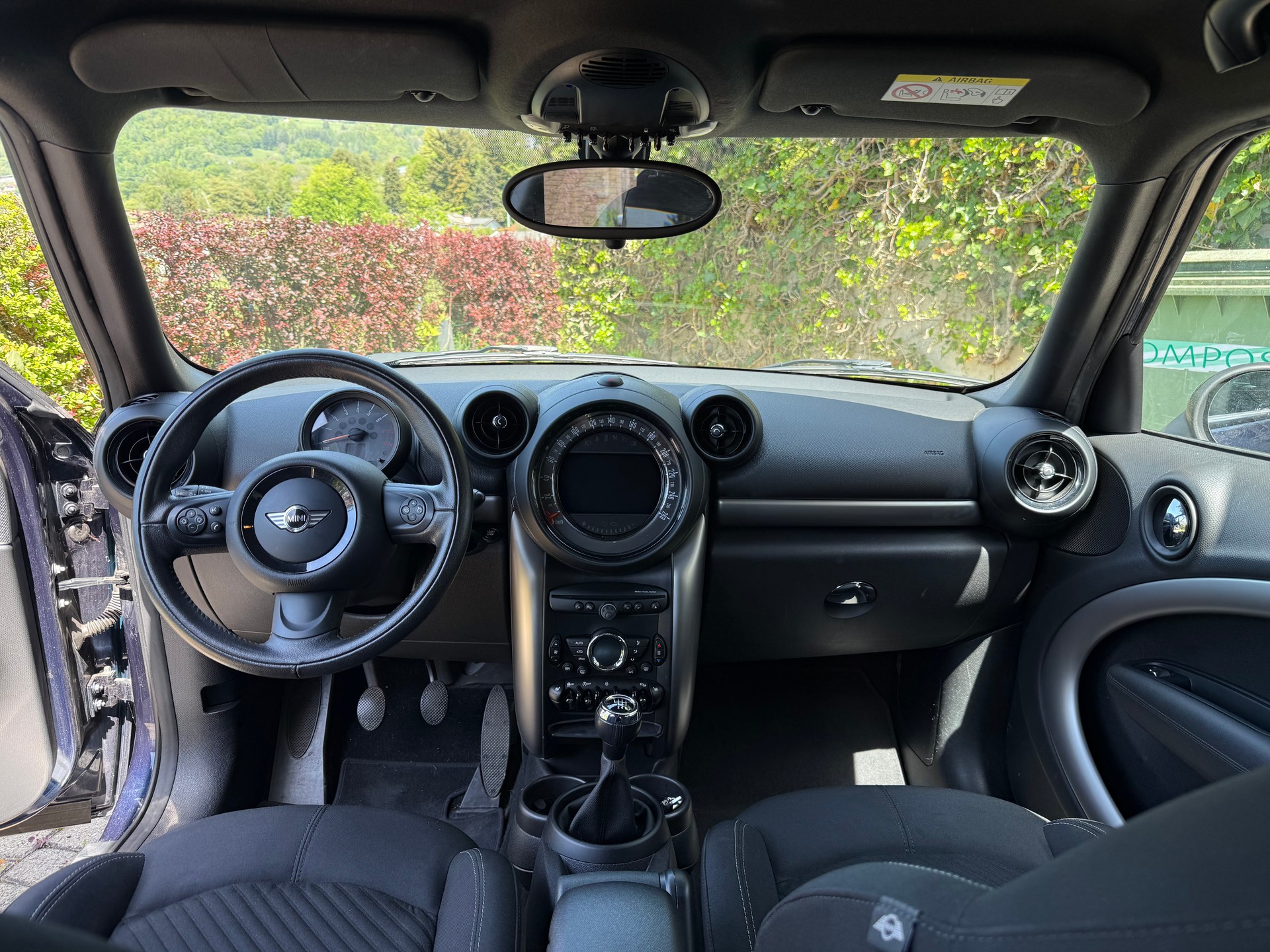 MINI 1.6i Cooper-image-1