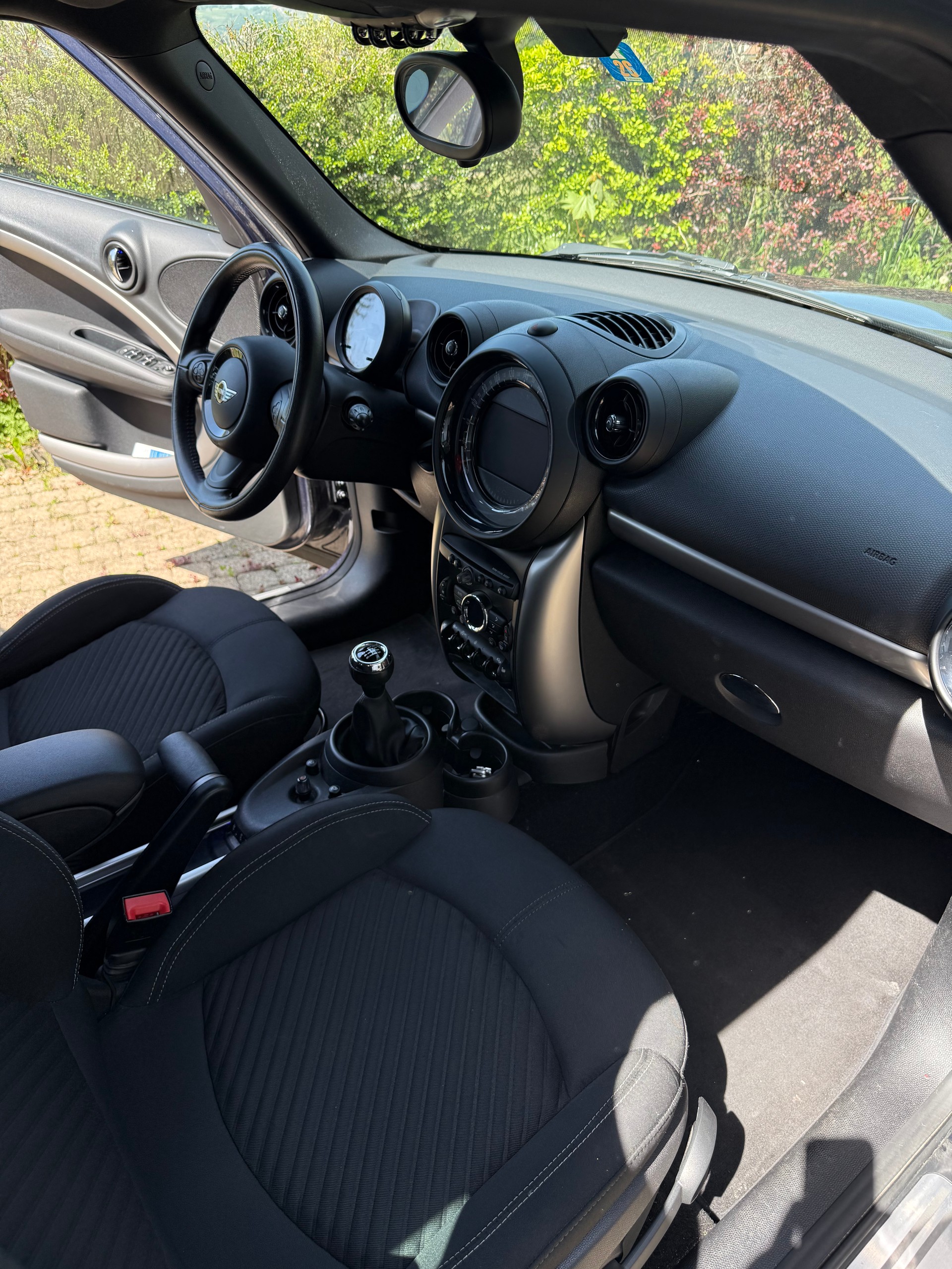 MINI 1.6i Cooper-image-4