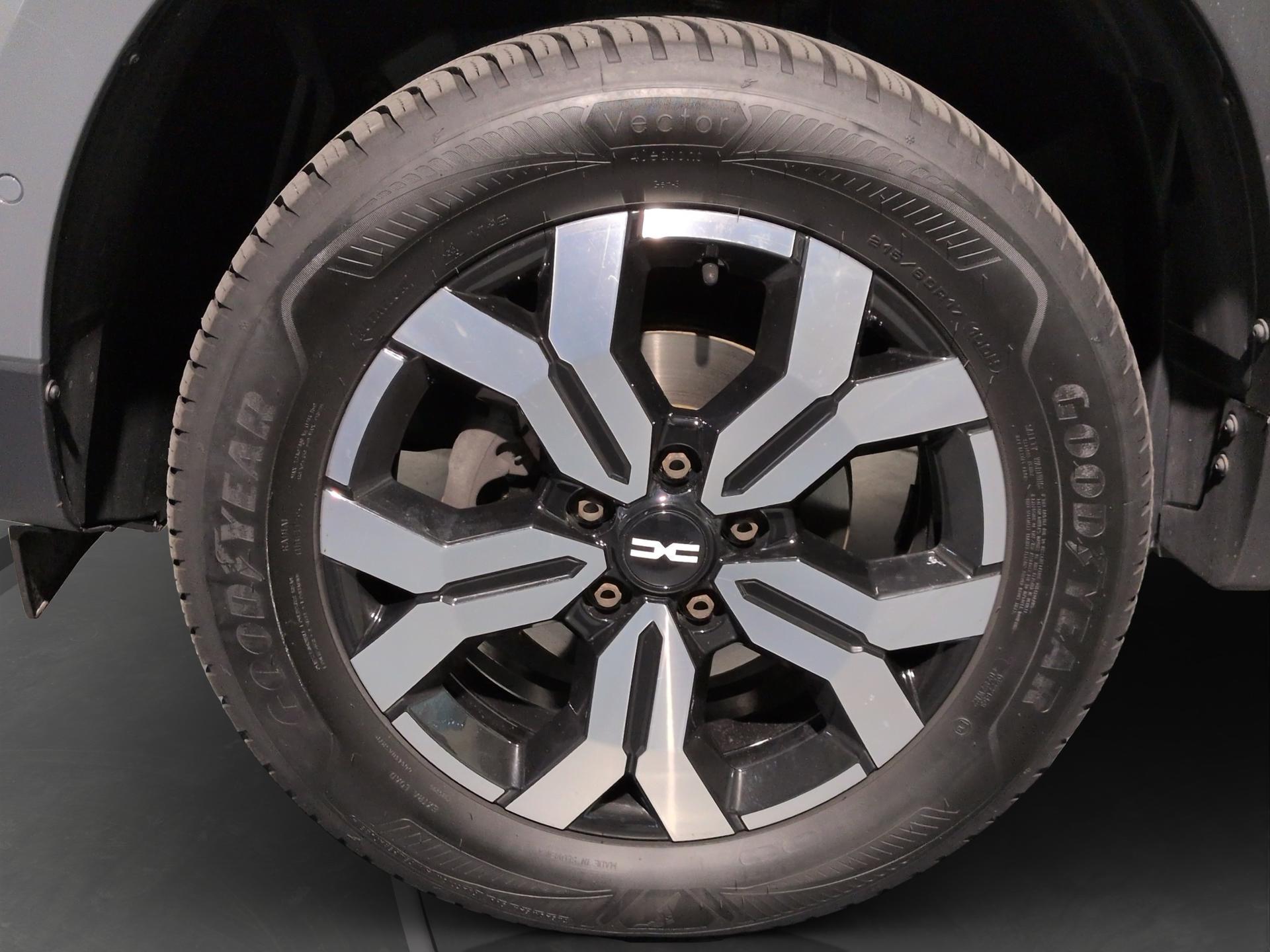 DACIA Duster TCe 150 Journey 4x4-image-24