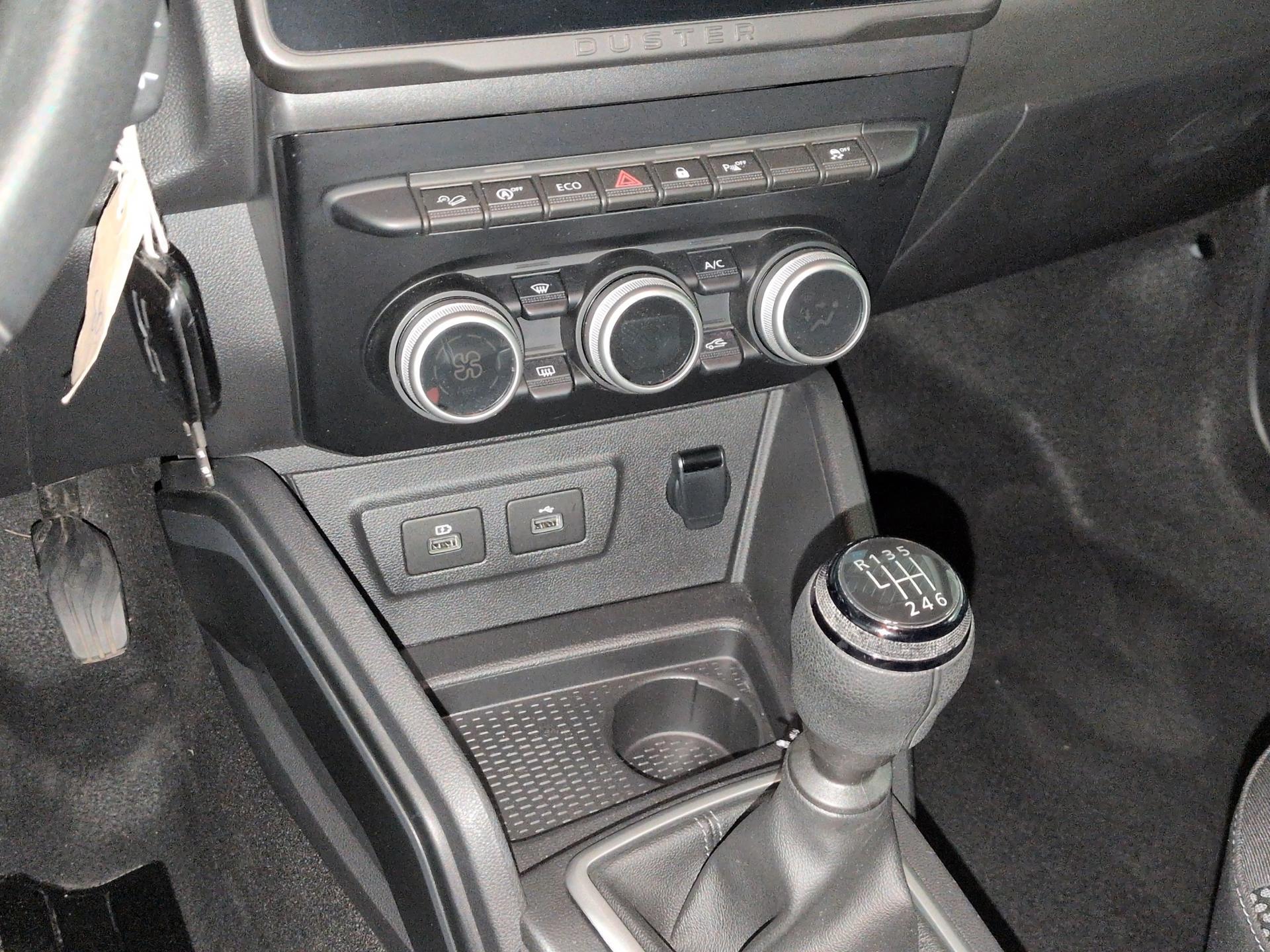 DACIA Duster TCe 150 Journey 4x4-image-11