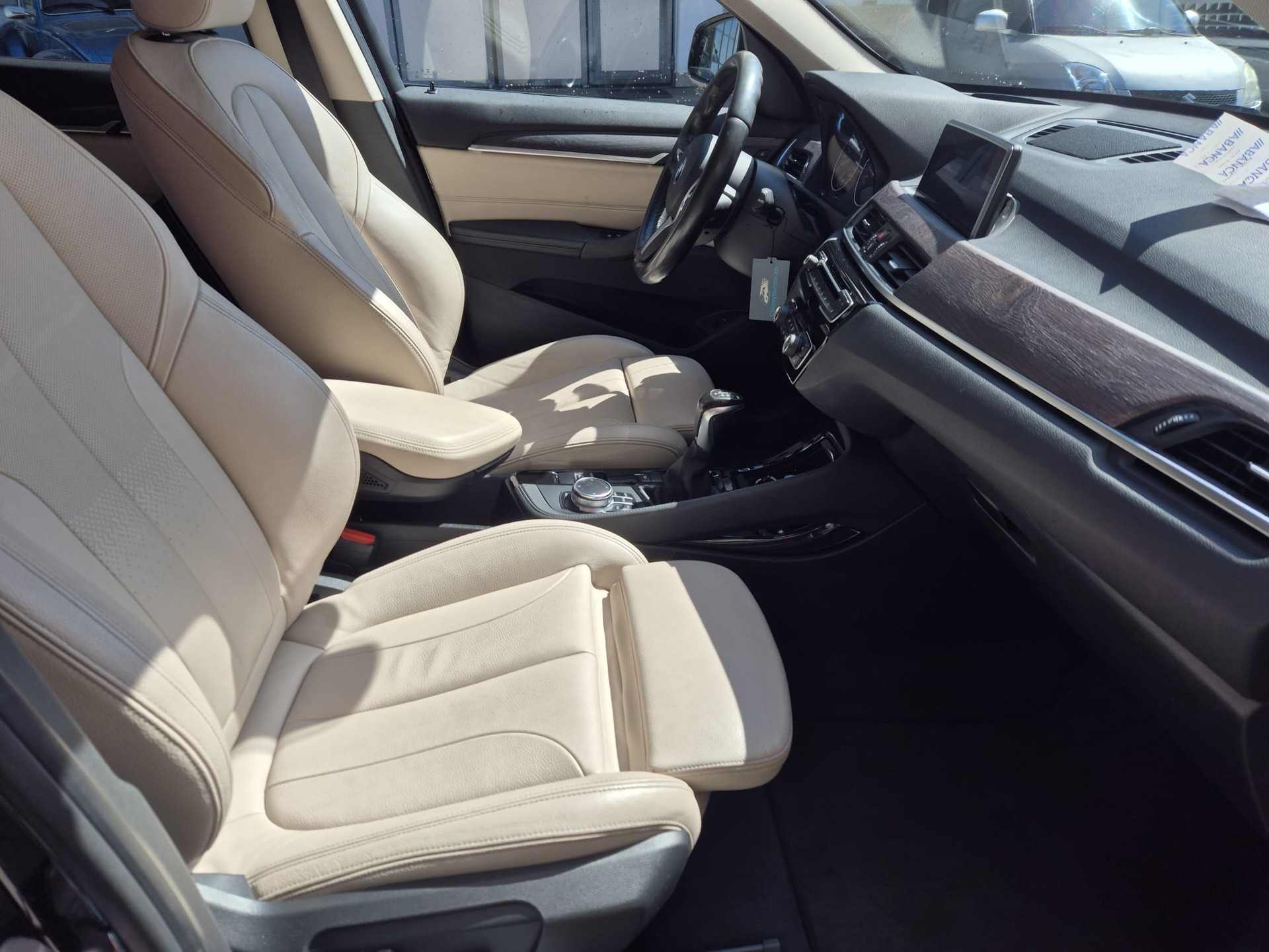 BMW X1 xDrive 20i xLine Steptronic-image-5