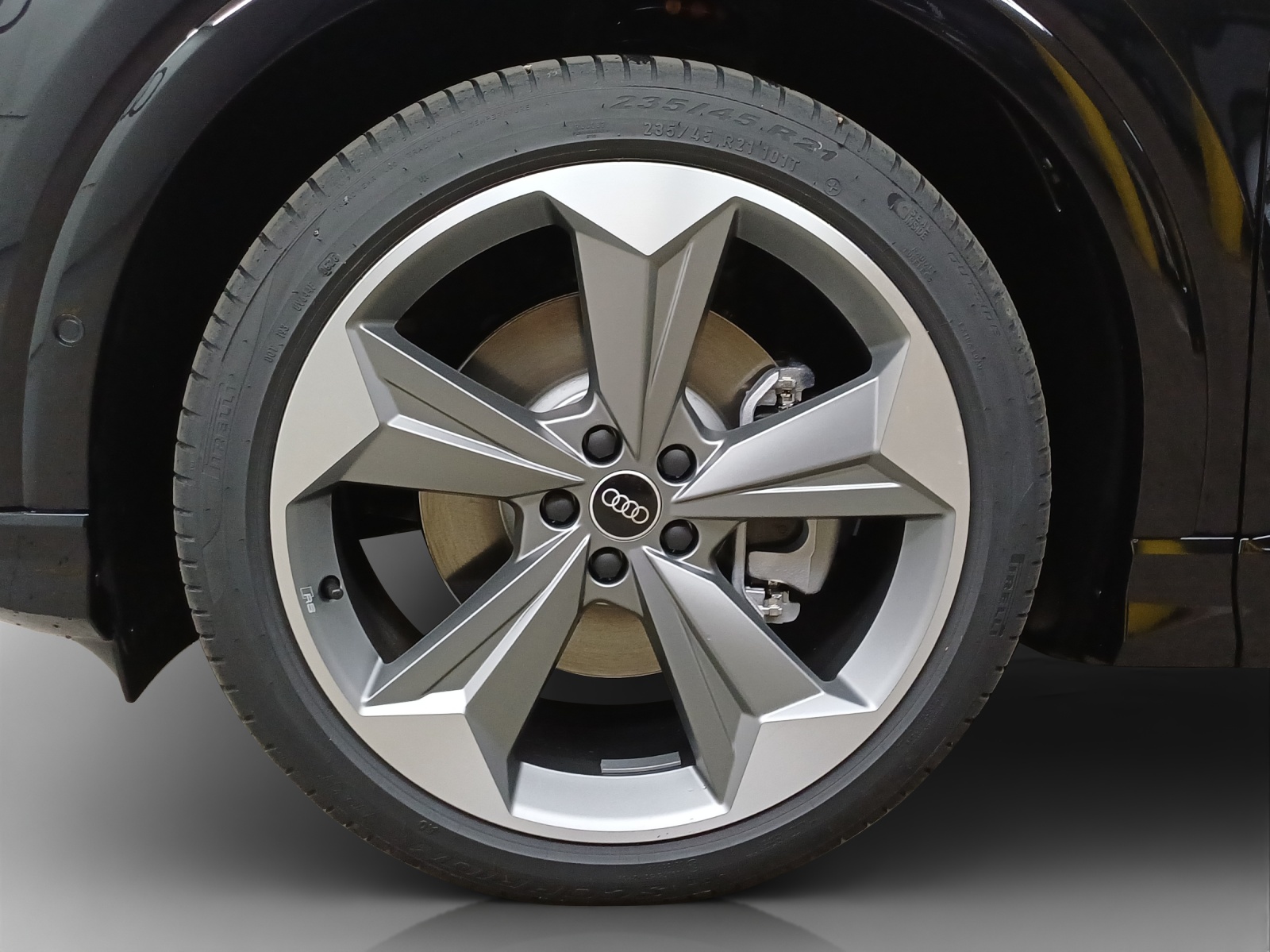 AUDI Q4 e-tron 45 quattro-image-15